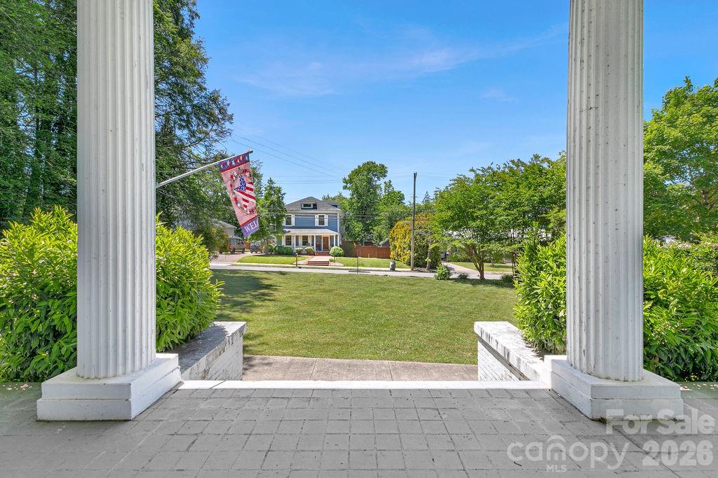208 Probart Street Property Photo 6