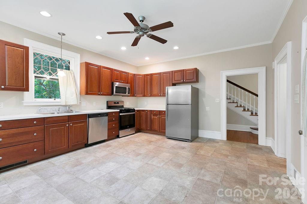 208 Probart Street Property Photo 27