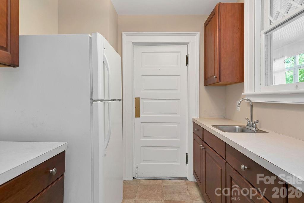 208 Probart Street Property Photo 28