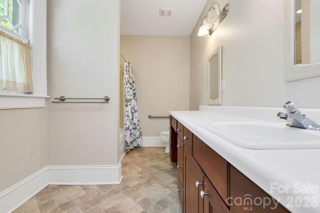 208 Probart Street Property Photo 34