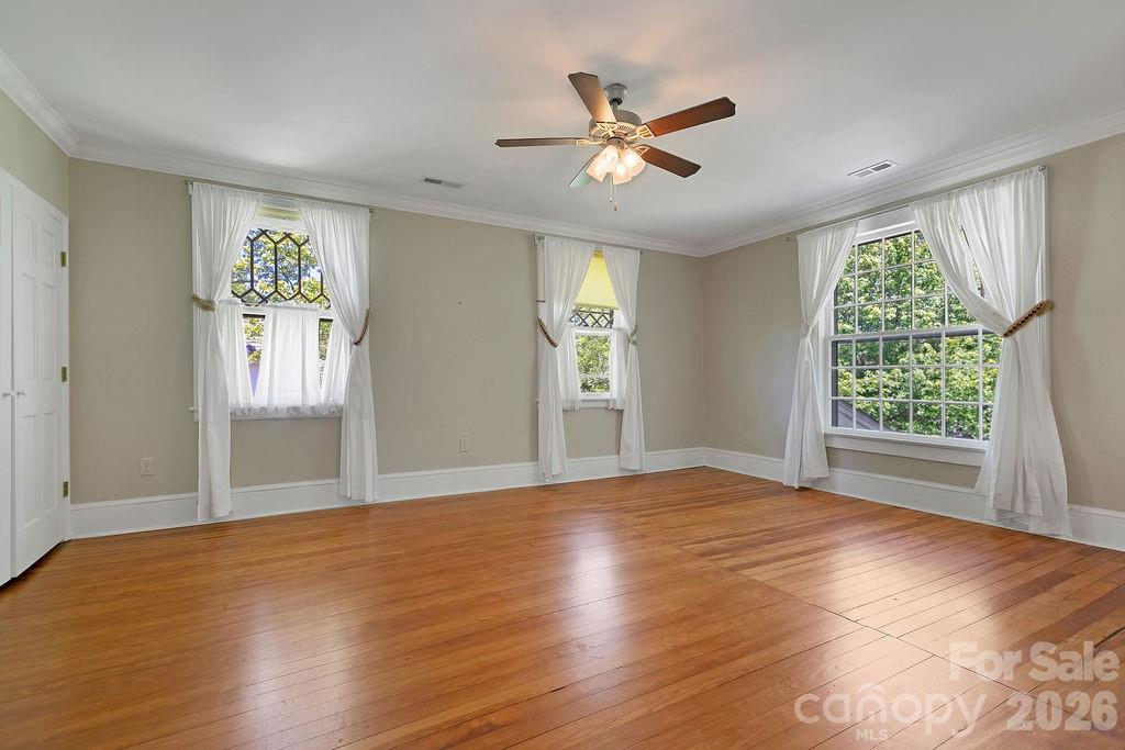 208 Probart Street Property Photo 36
