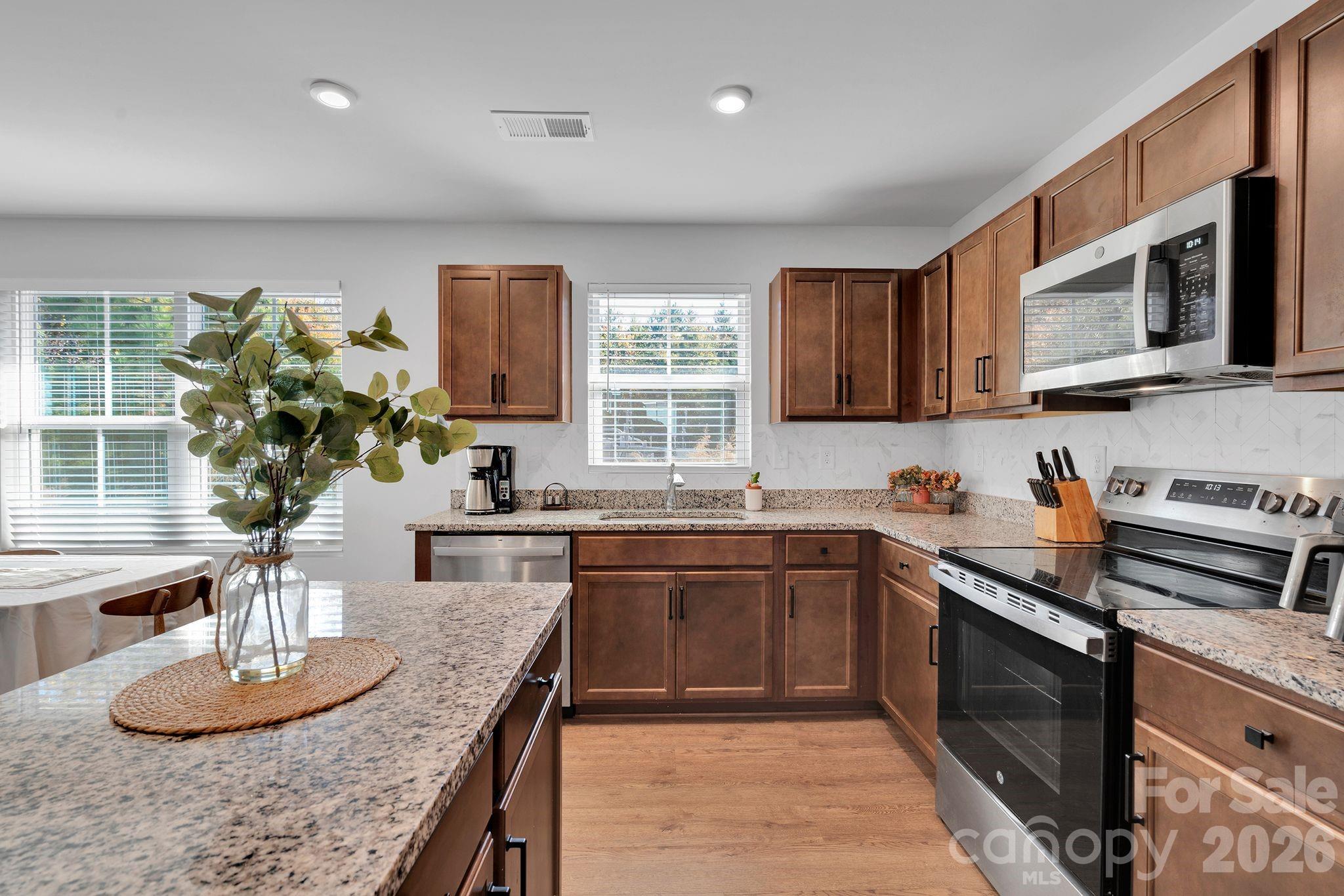 4008 Haldane Street Property Photo 5