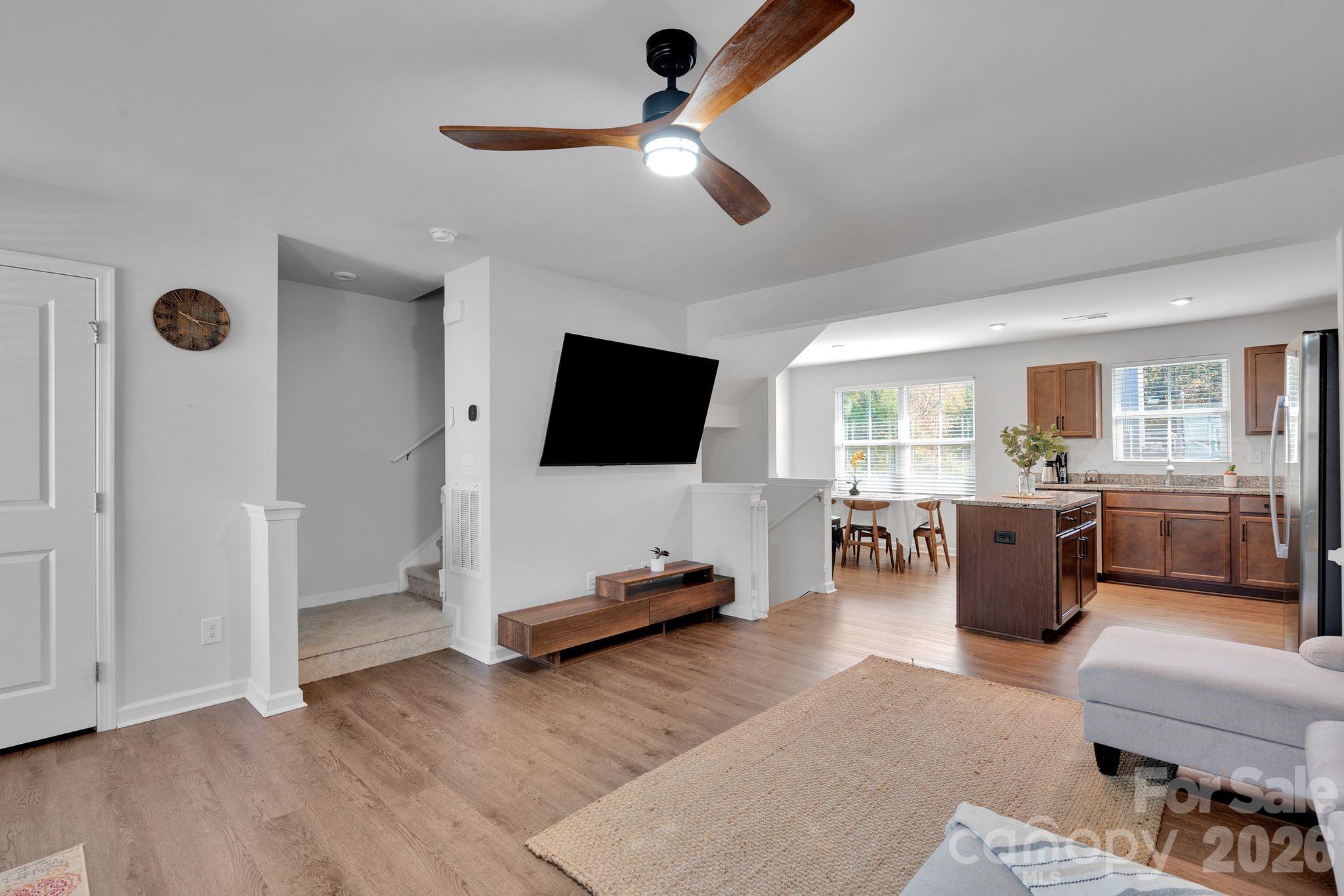 4008 Haldane Street Property Photo 8