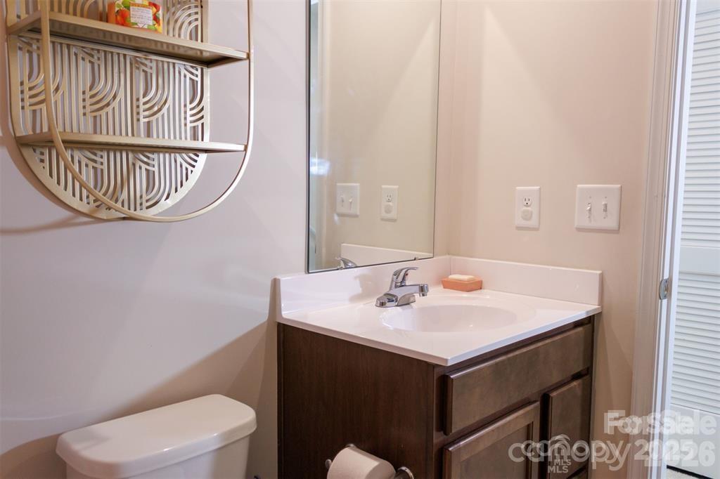 4008 Haldane Street Property Photo 20