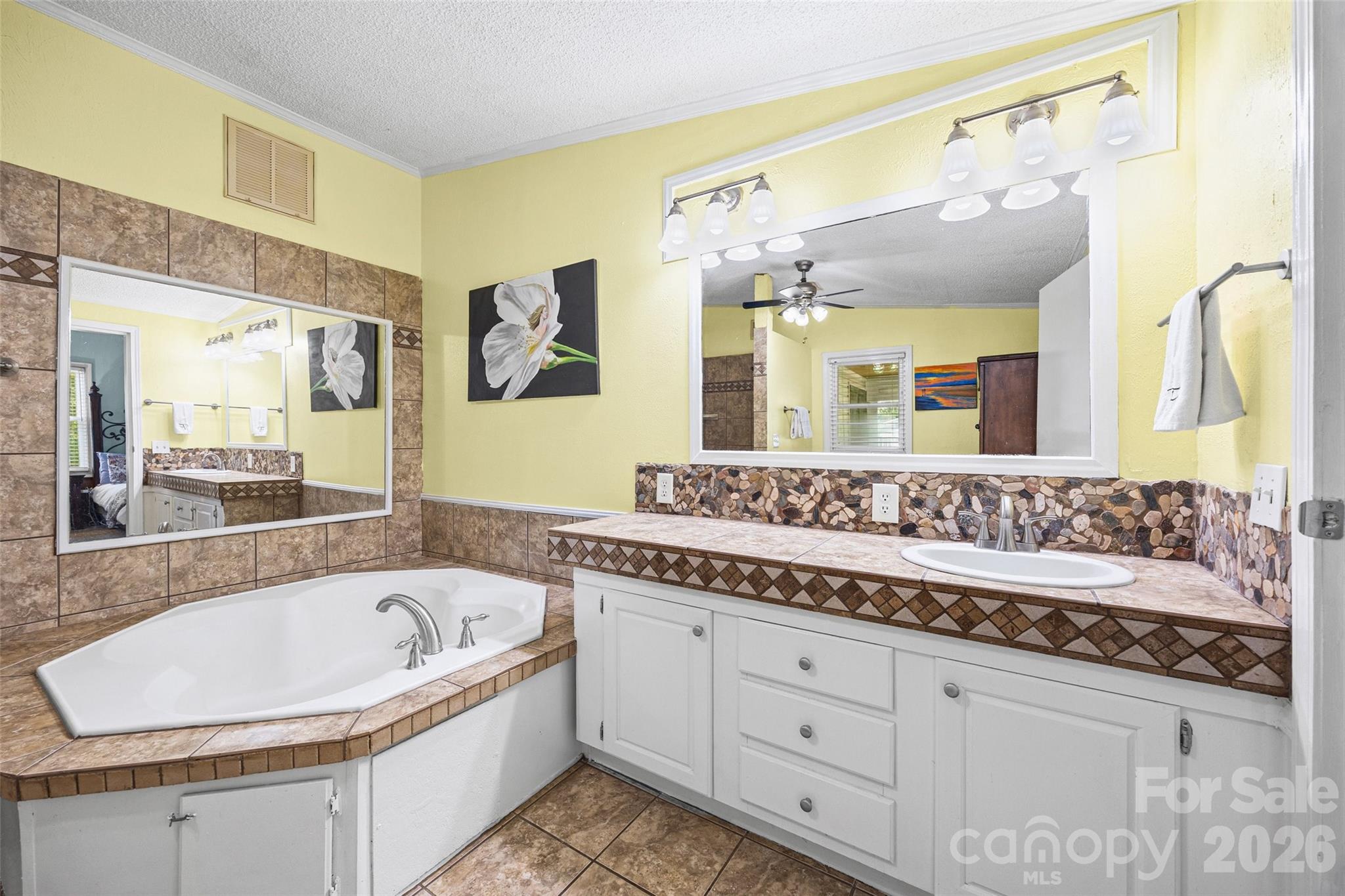 6215 Barclay Lane Property Photo 15