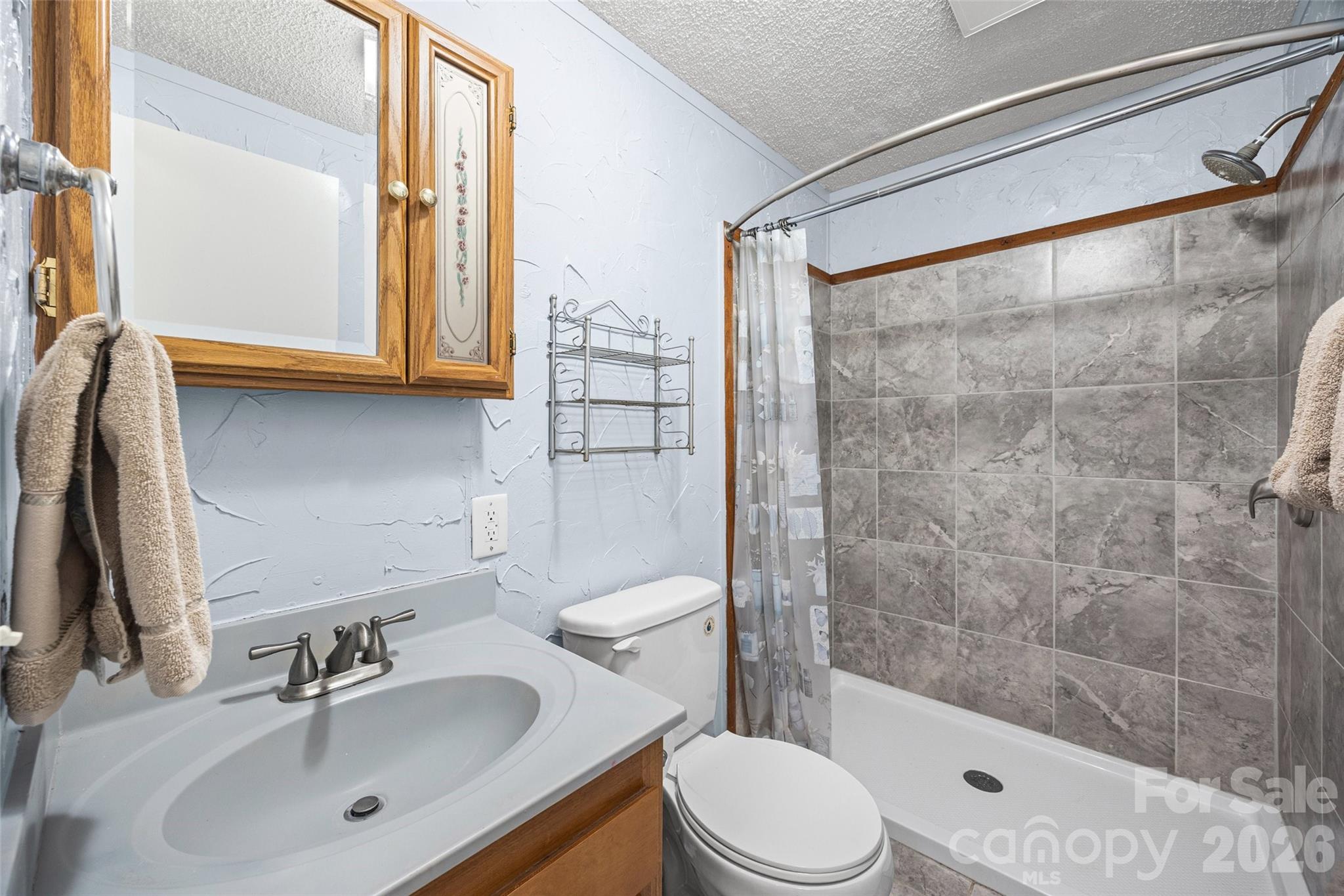 6215 Barclay Lane Property Photo 19