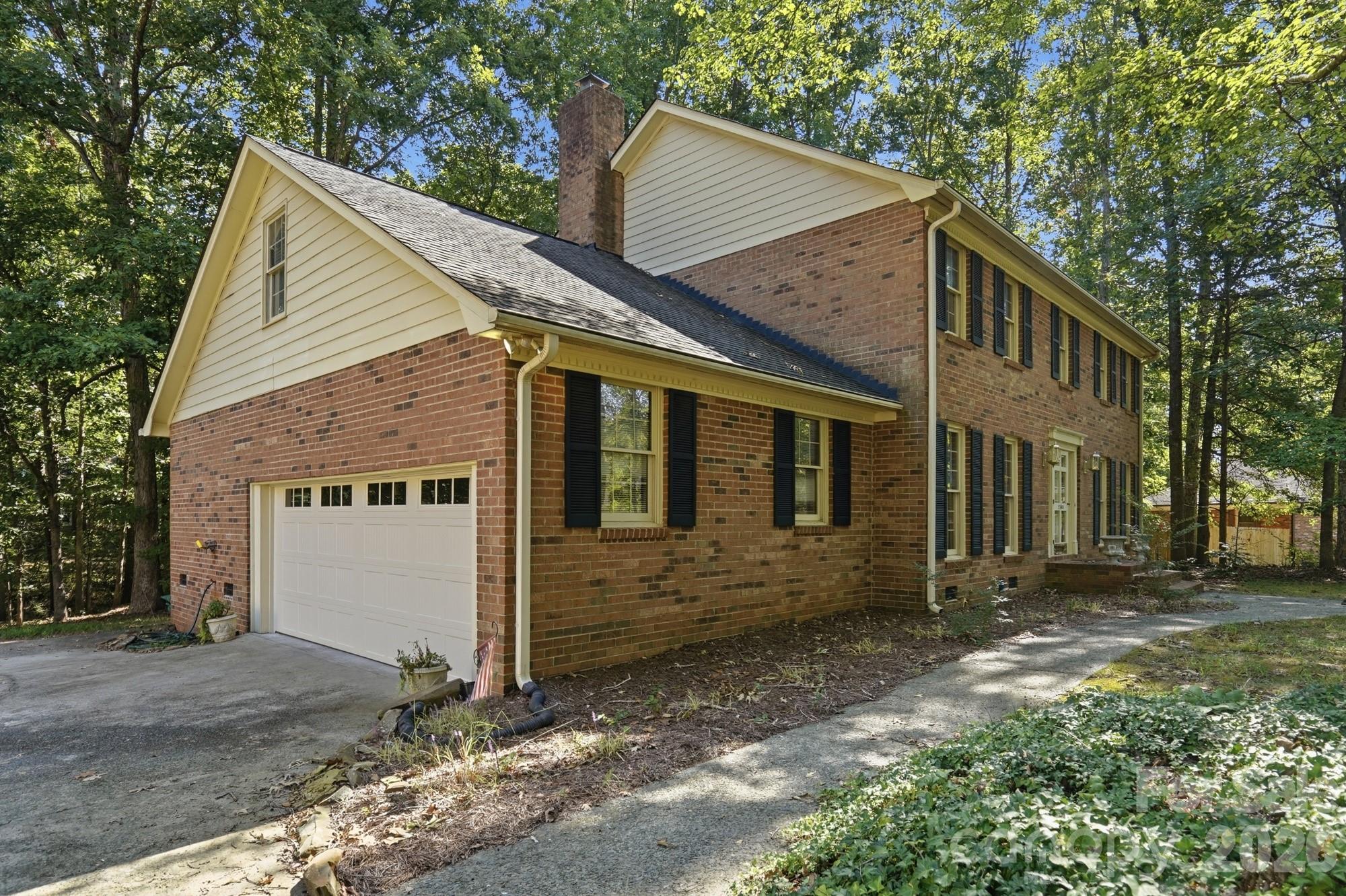2504 Knights Court Property Photo 2
