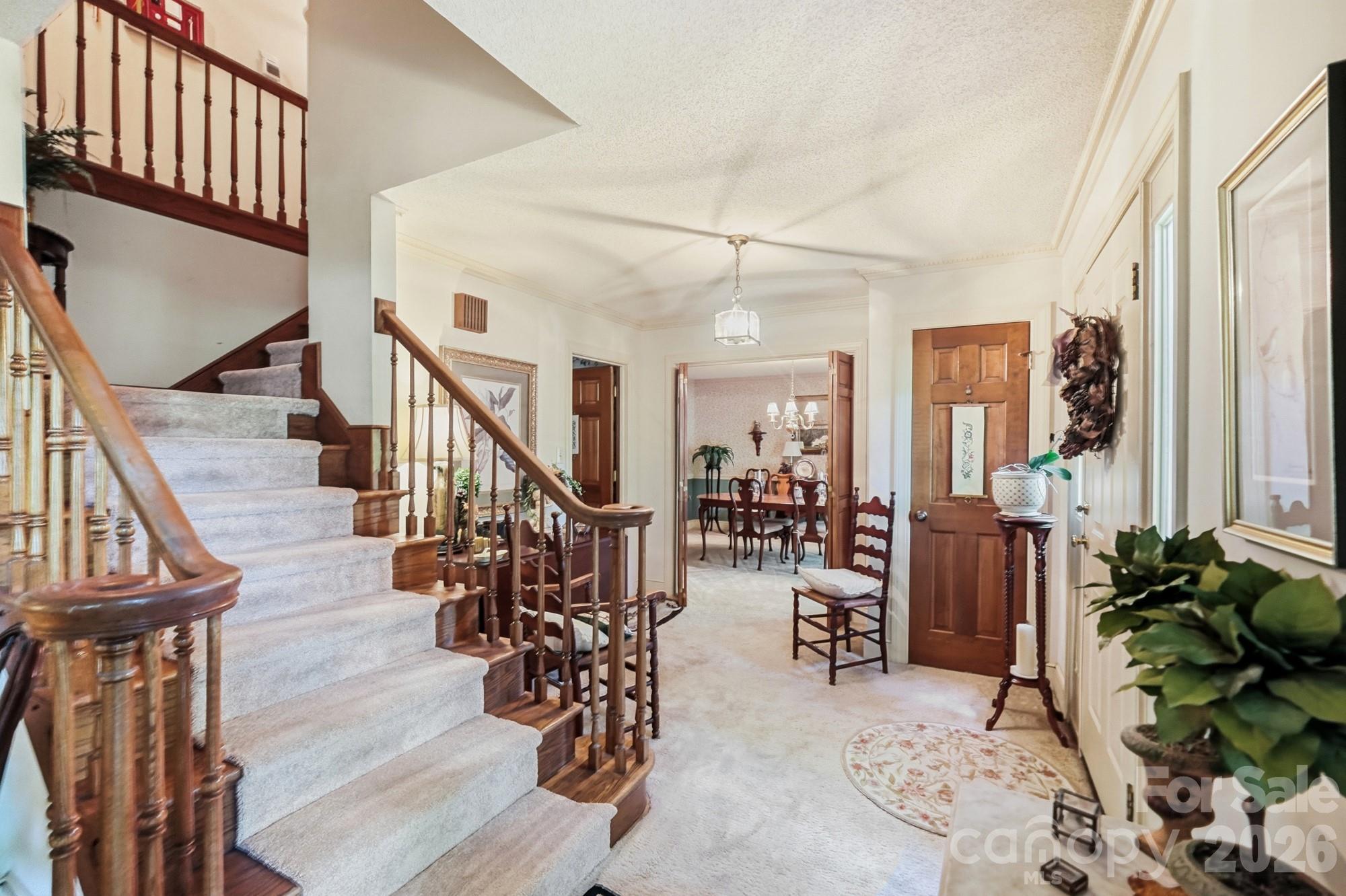 2504 Knights Court Property Photo 5