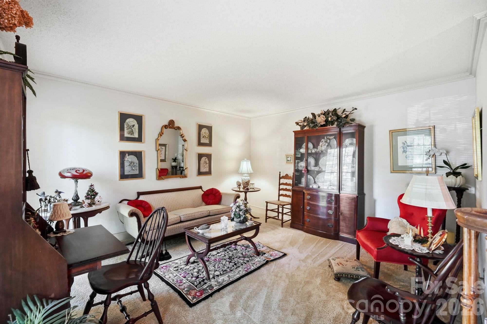 2504 Knights Court Property Photo 6
