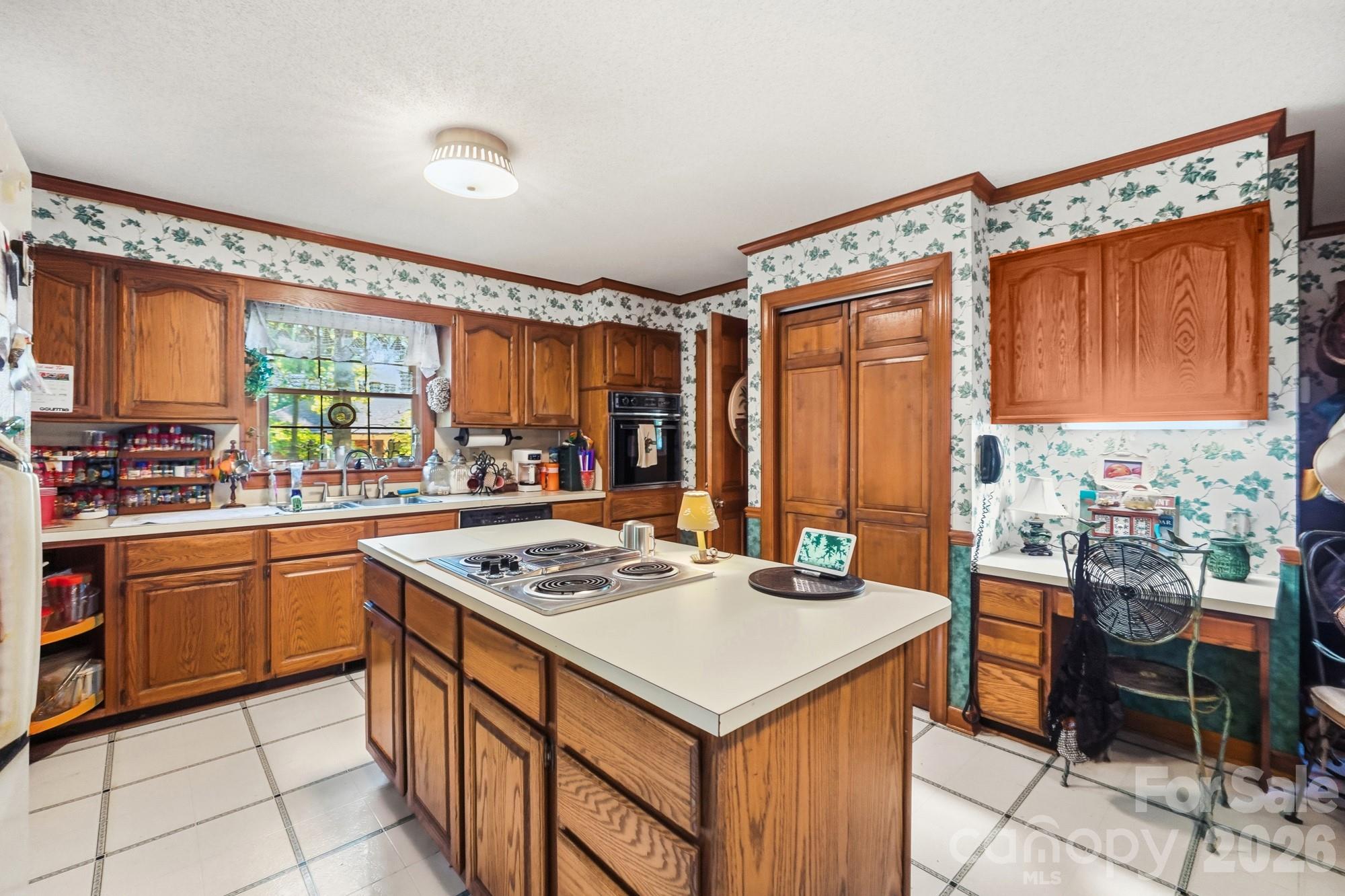 2504 Knights Court Property Photo 13