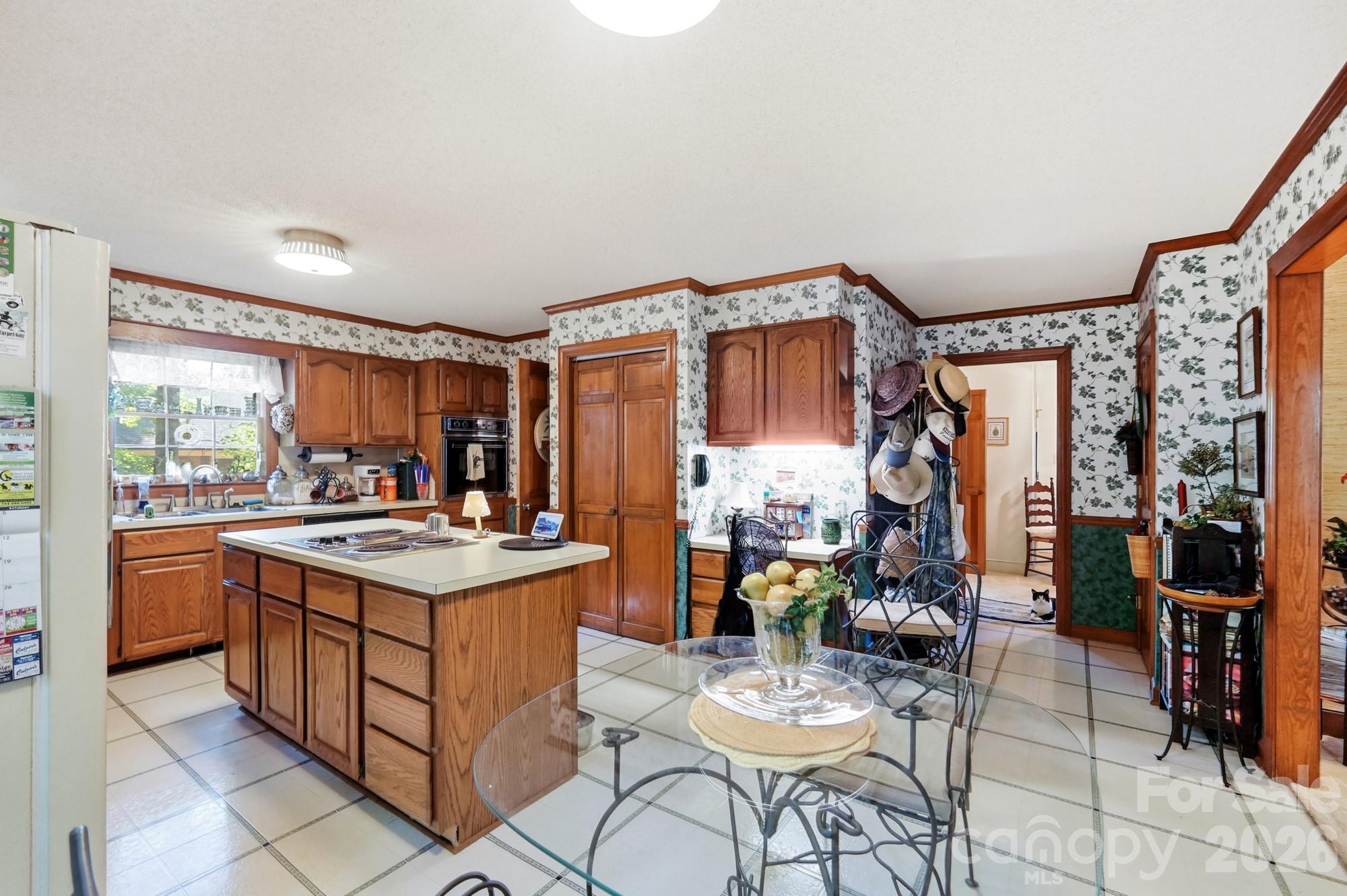 2504 Knights Court Property Photo 15