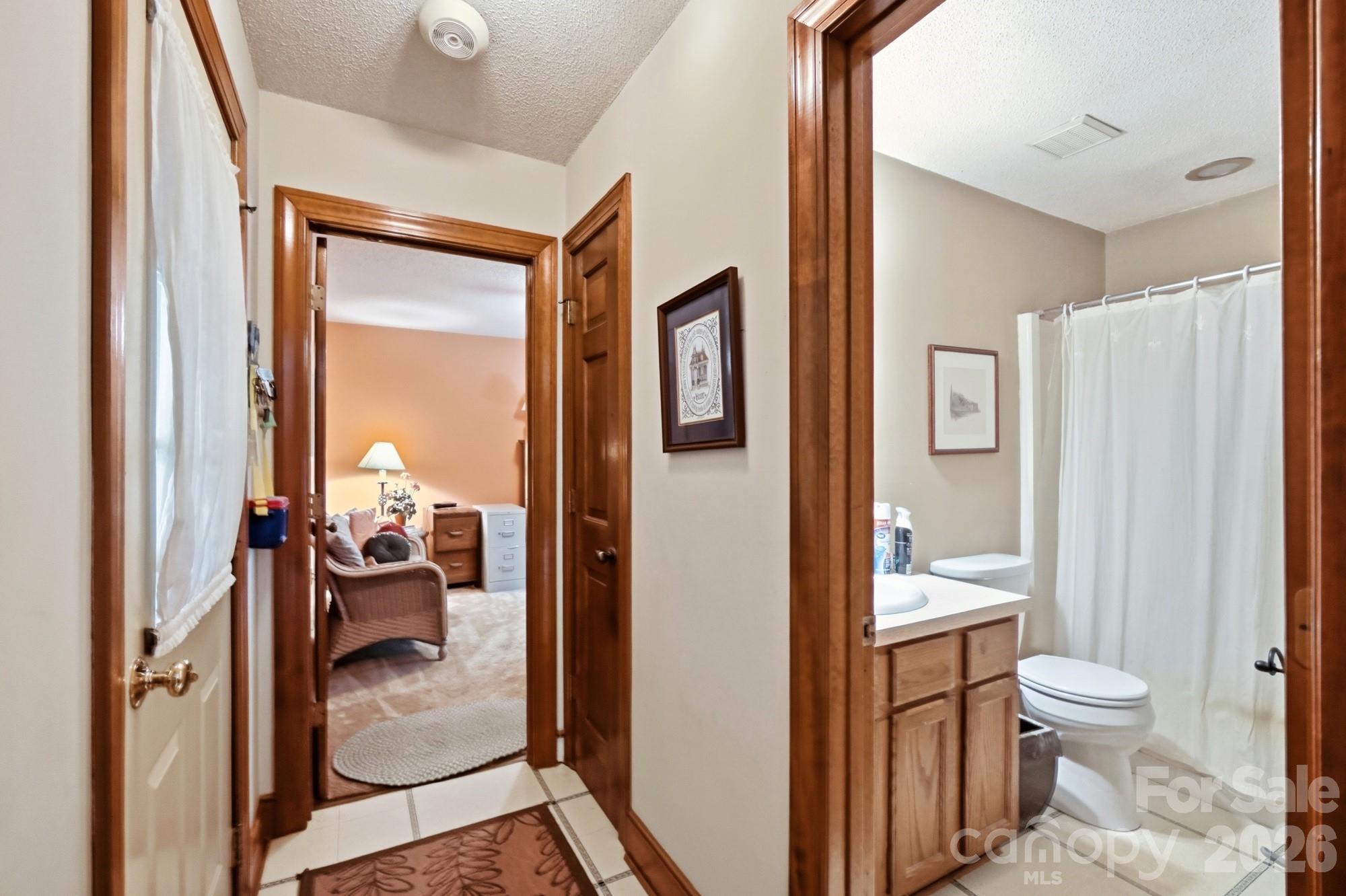 2504 Knights Court Property Photo 20