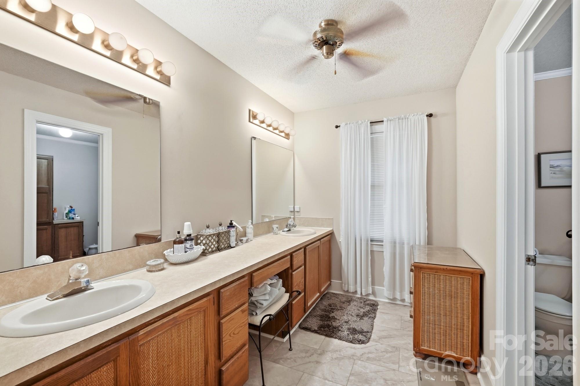 2504 Knights Court Property Photo 31