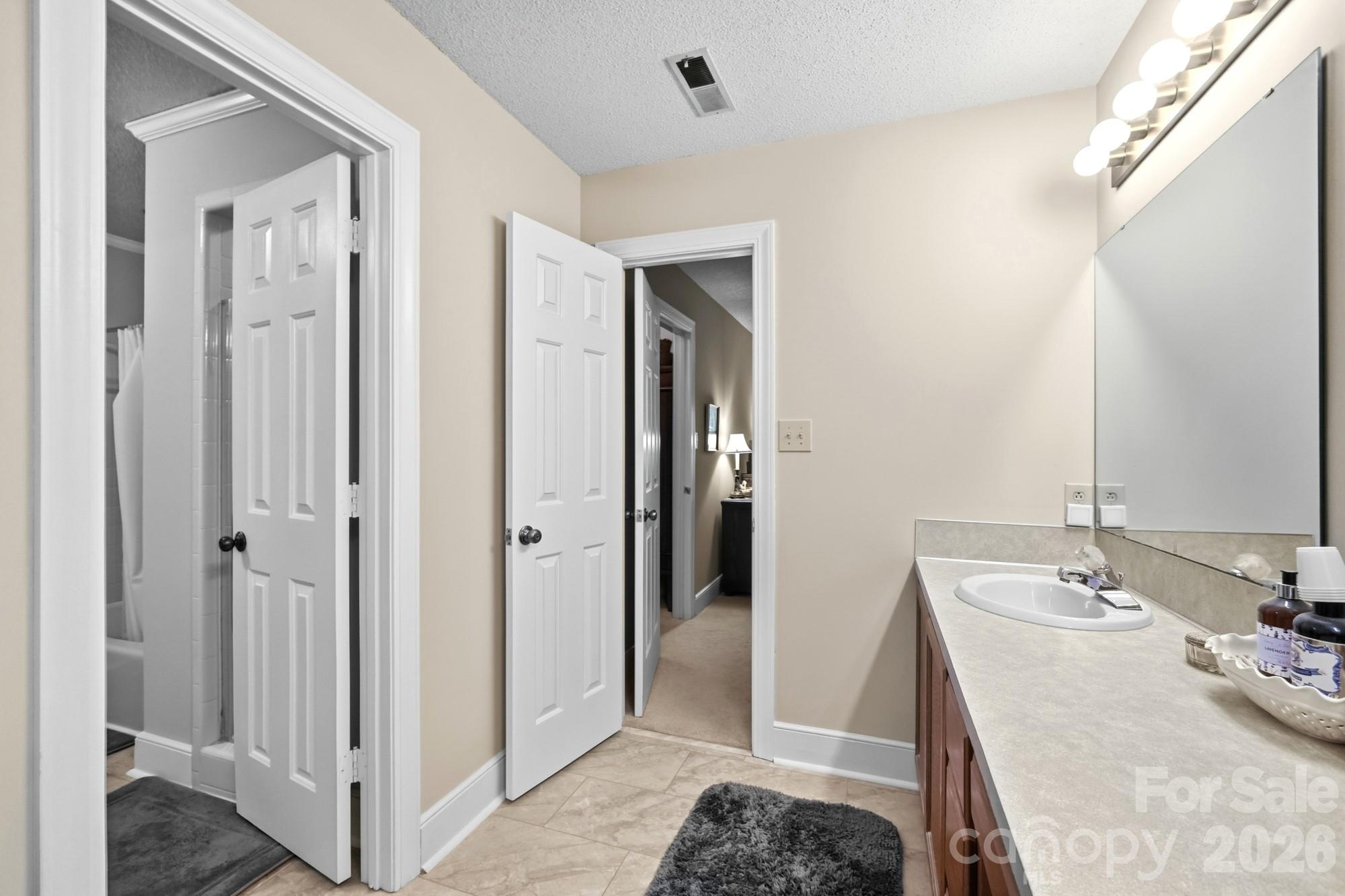 2504 Knights Court Property Photo 32