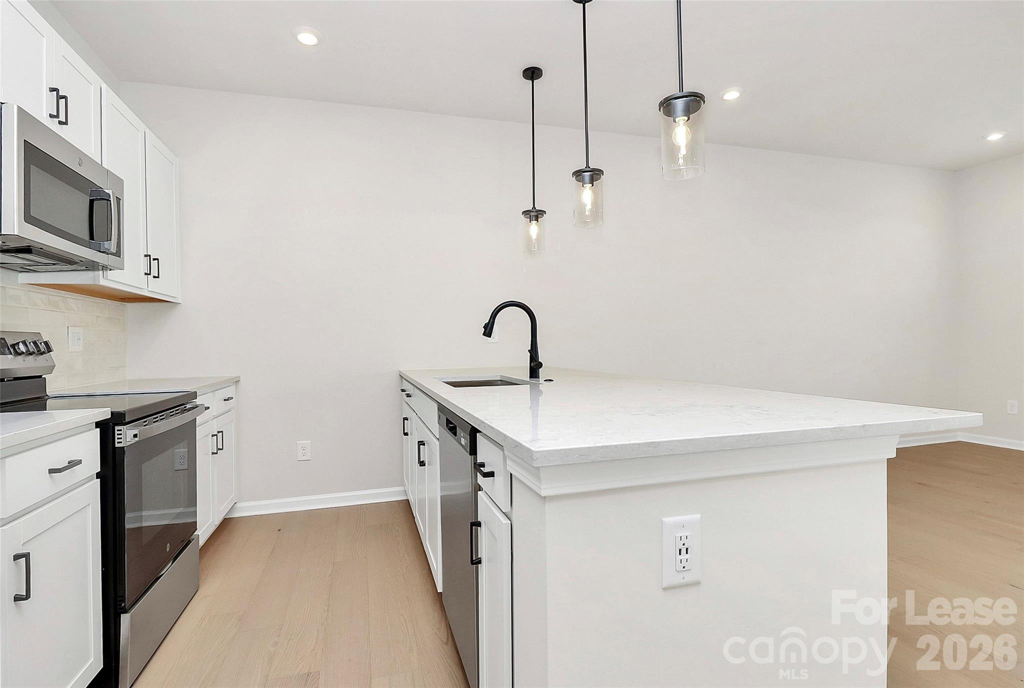 2153 Endeavor Run Property Photo 8