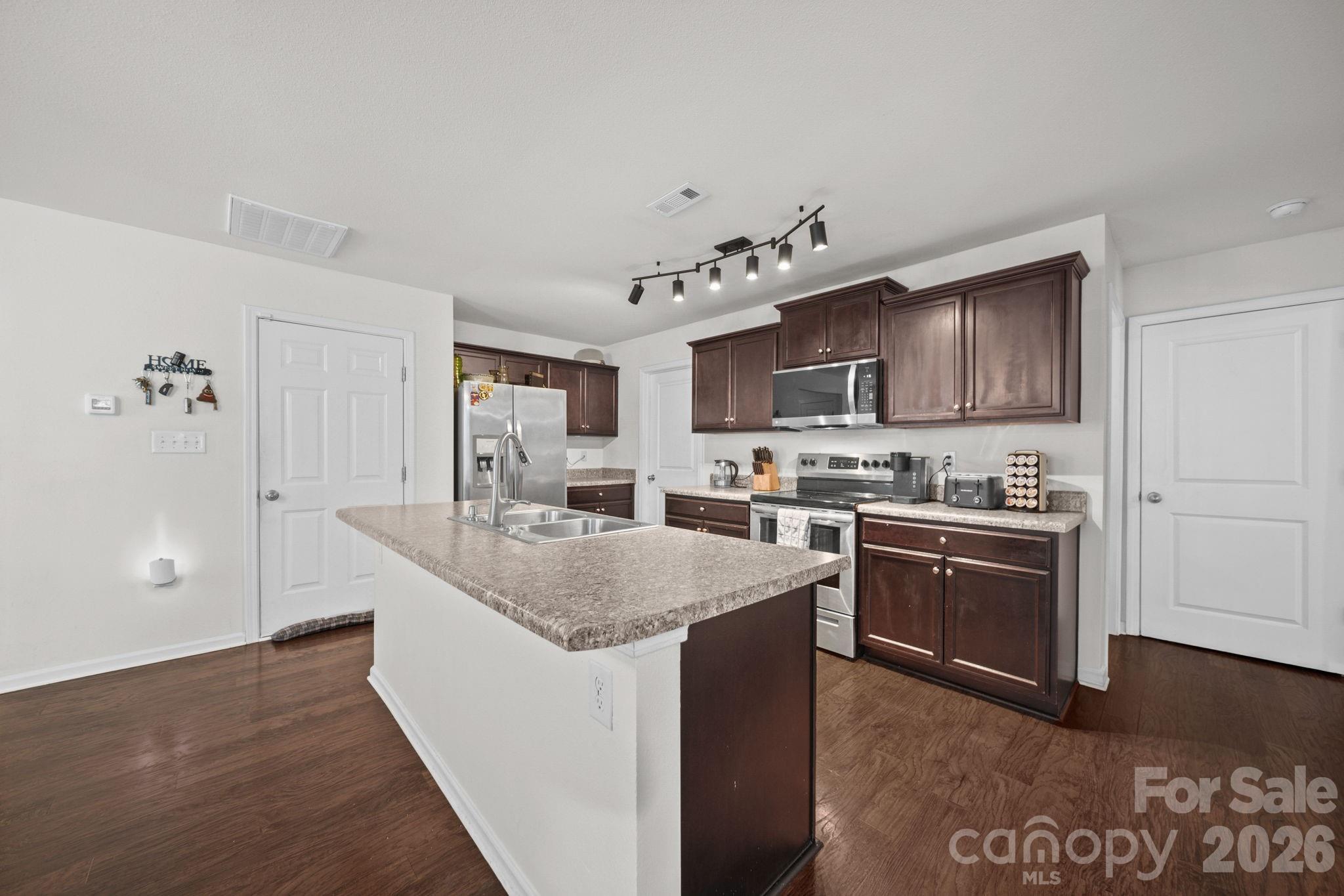 4104 Long Arrow Drive Property Photo 9