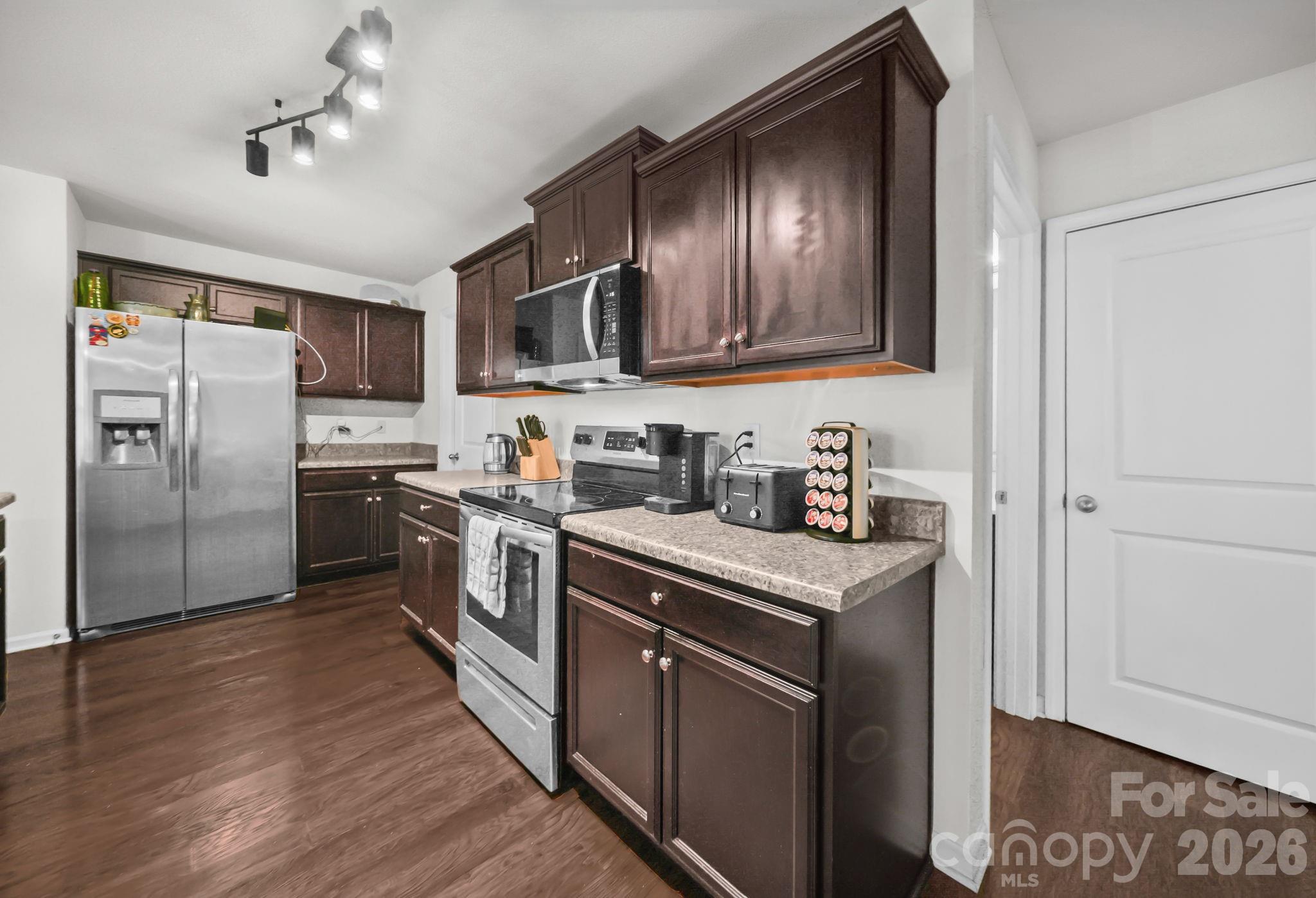 4104 Long Arrow Drive Property Photo 10