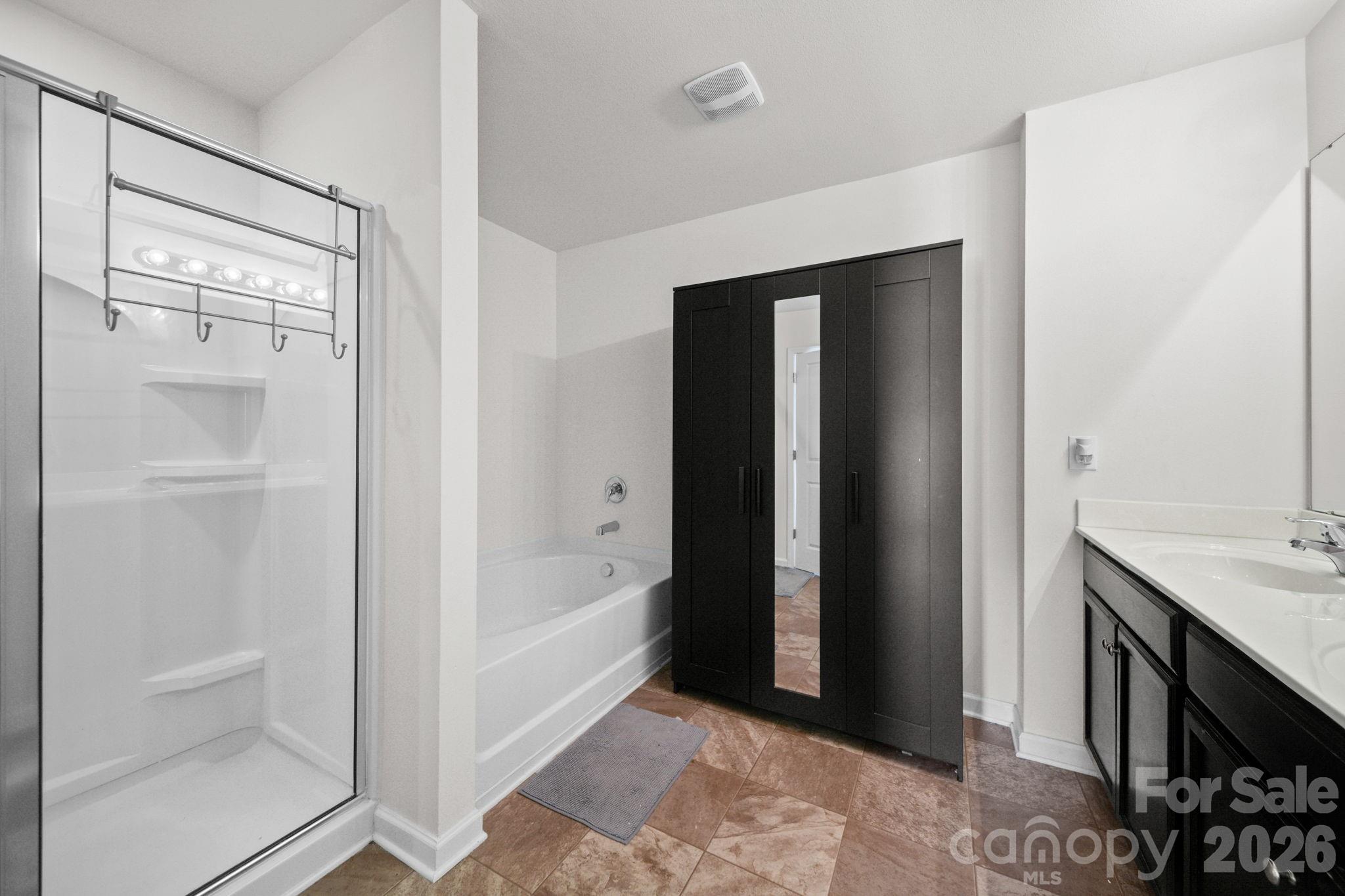 4104 Long Arrow Drive Property Photo 24