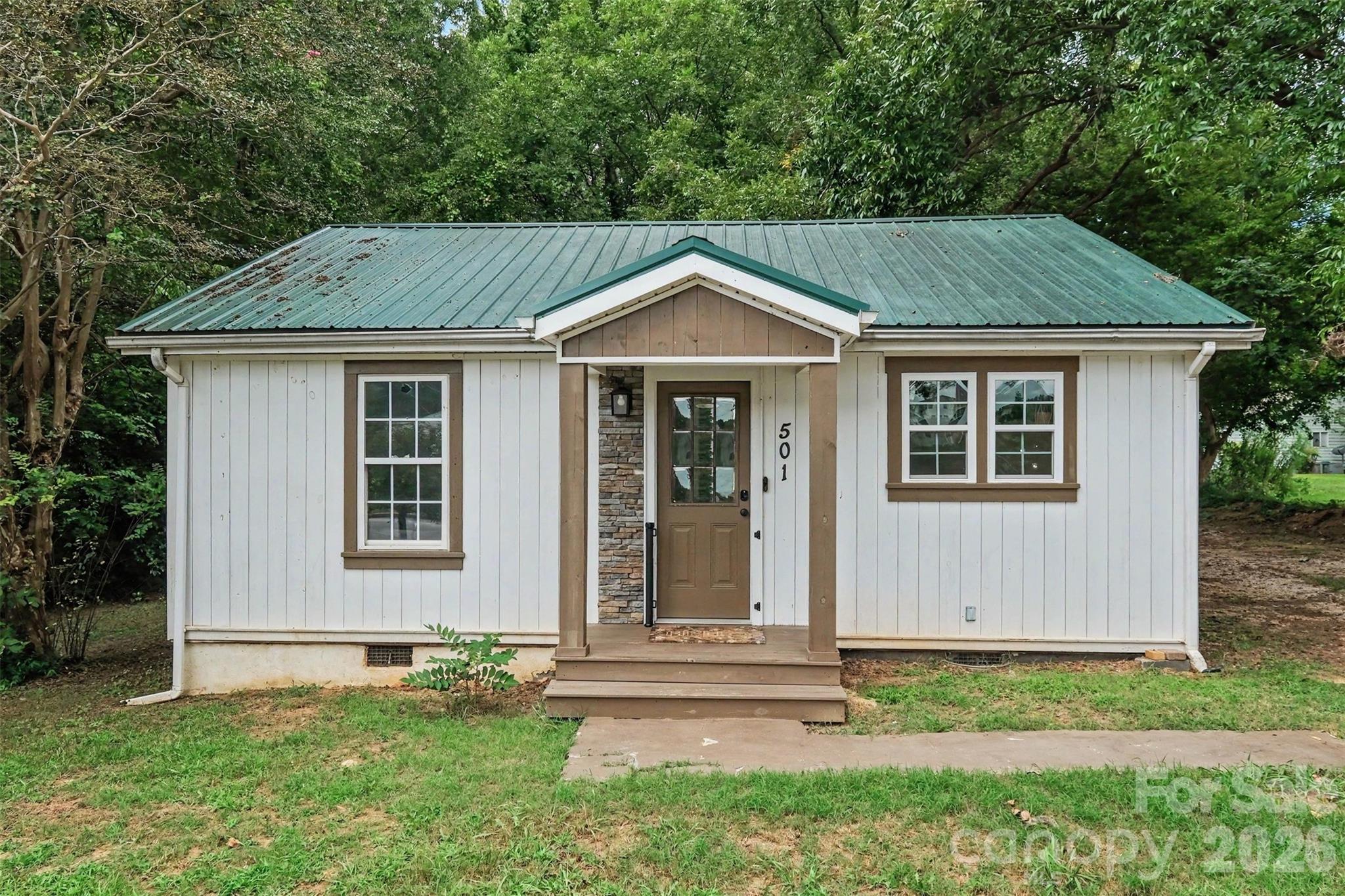 501 Hunter Street Property Photo 1