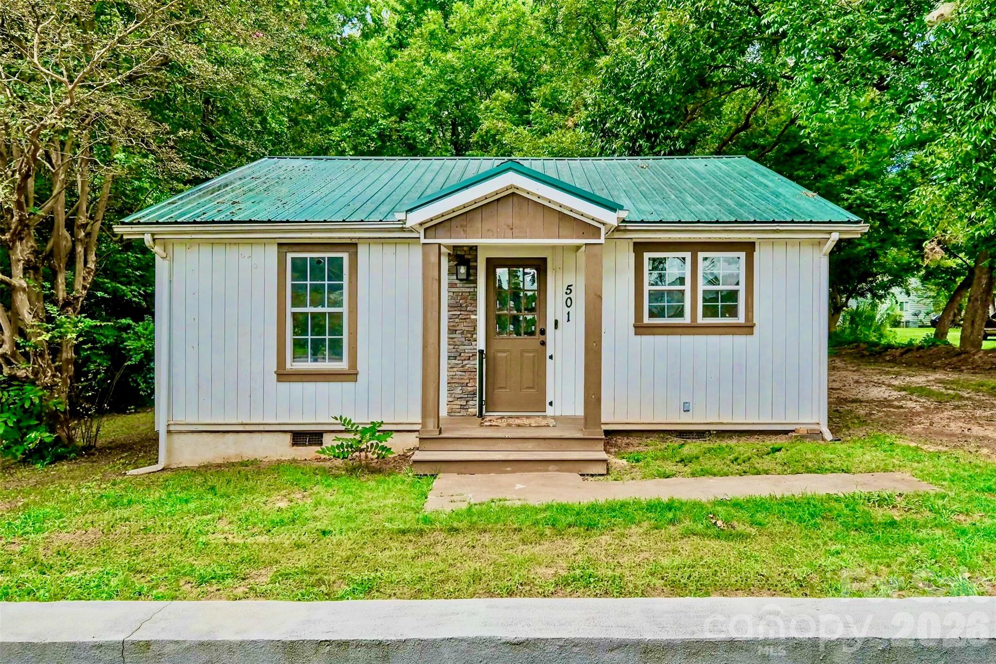 501 Hunter Street Property Photo 1
