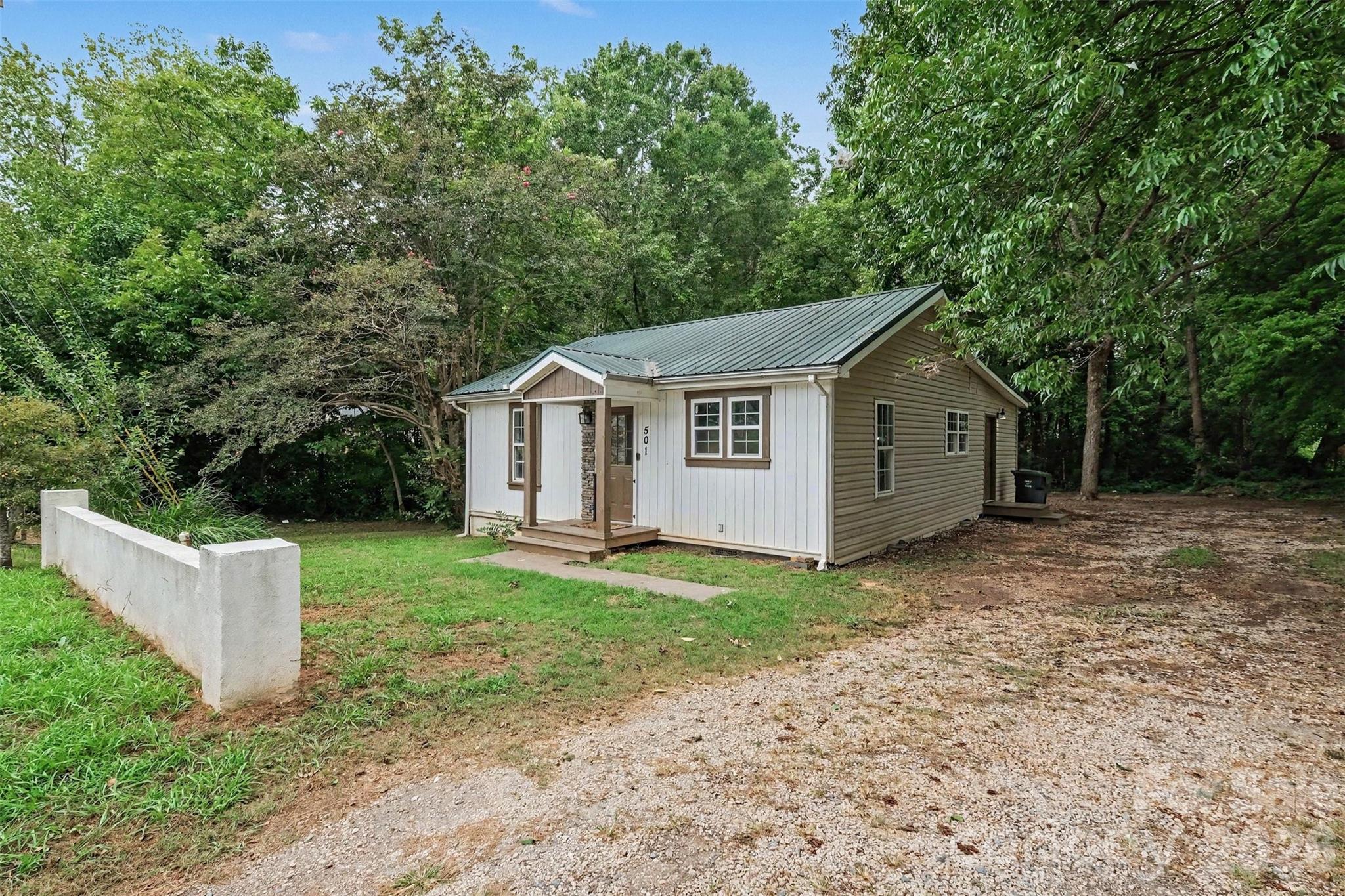501 Hunter Street Property Photo 5