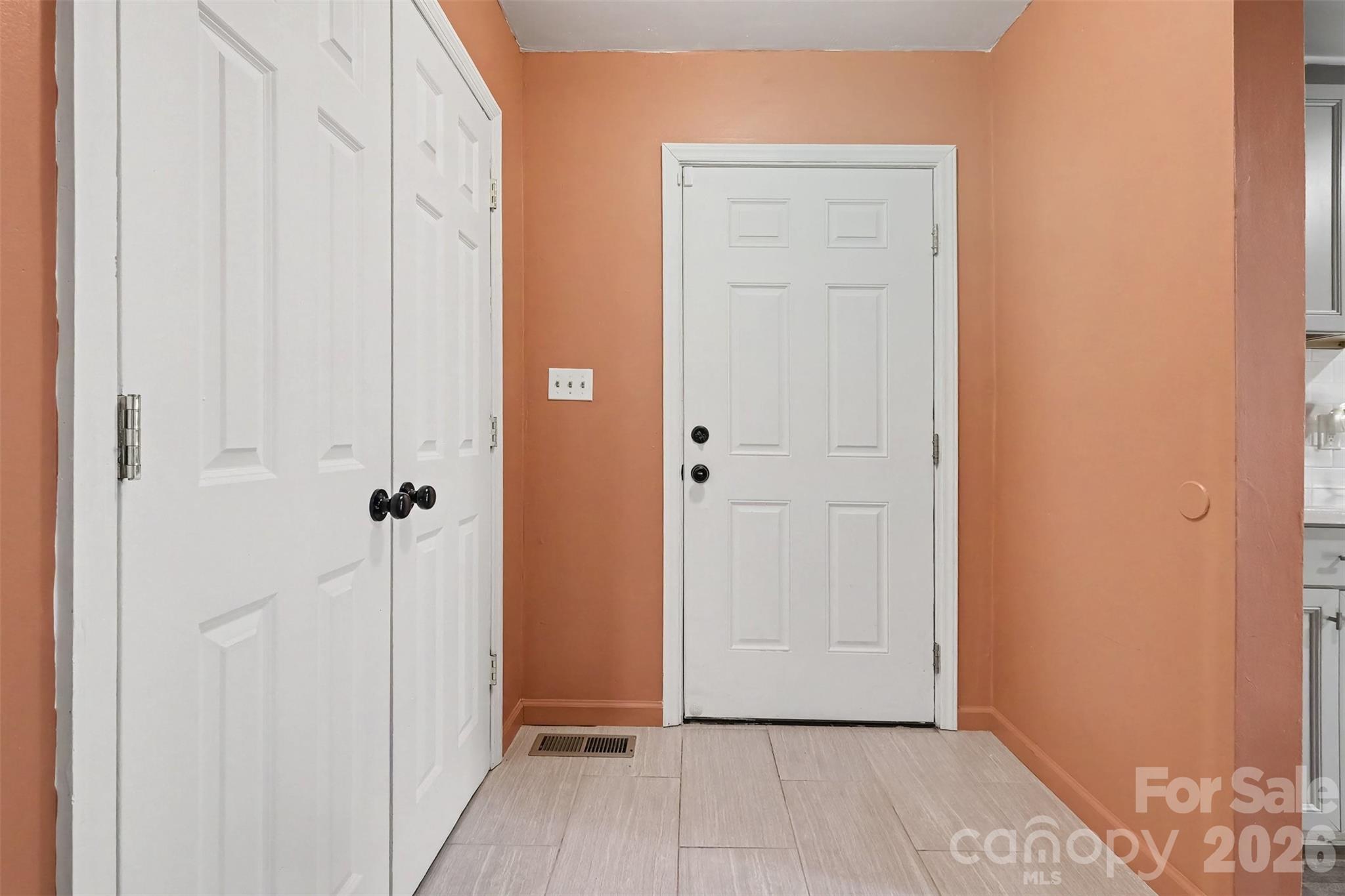 501 Hunter Street Property Photo 16