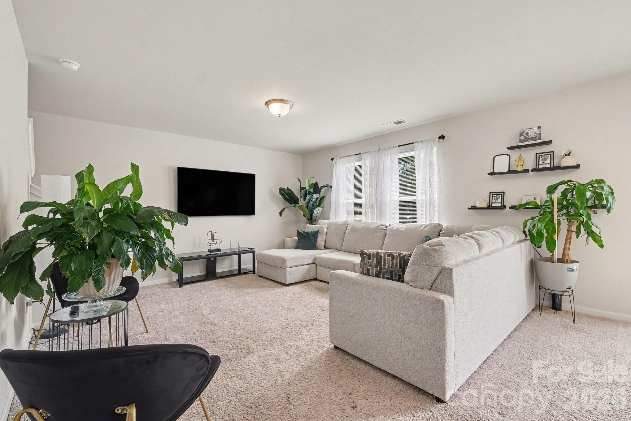 117 Barron Boulevard Property Photo 6