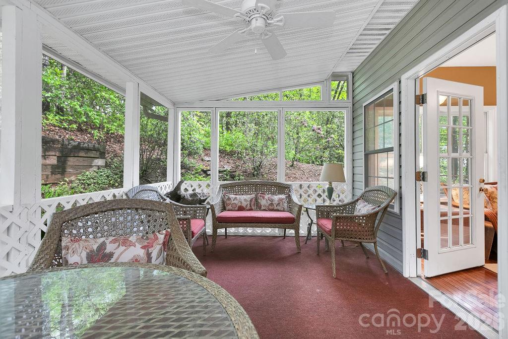61 Autumn Glen Court Property Photo 28