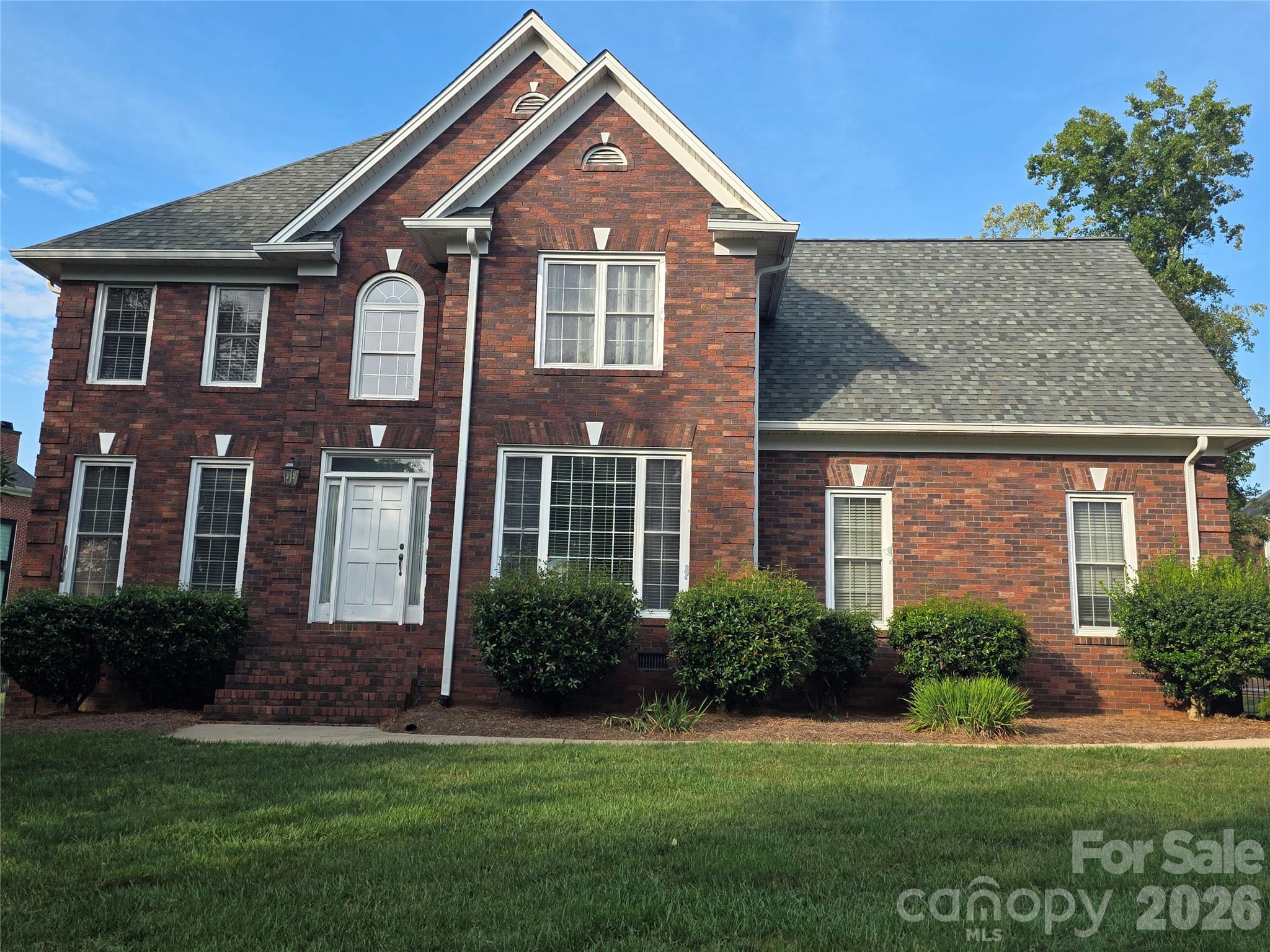 182 E Tattersall Drive Property Photo 1