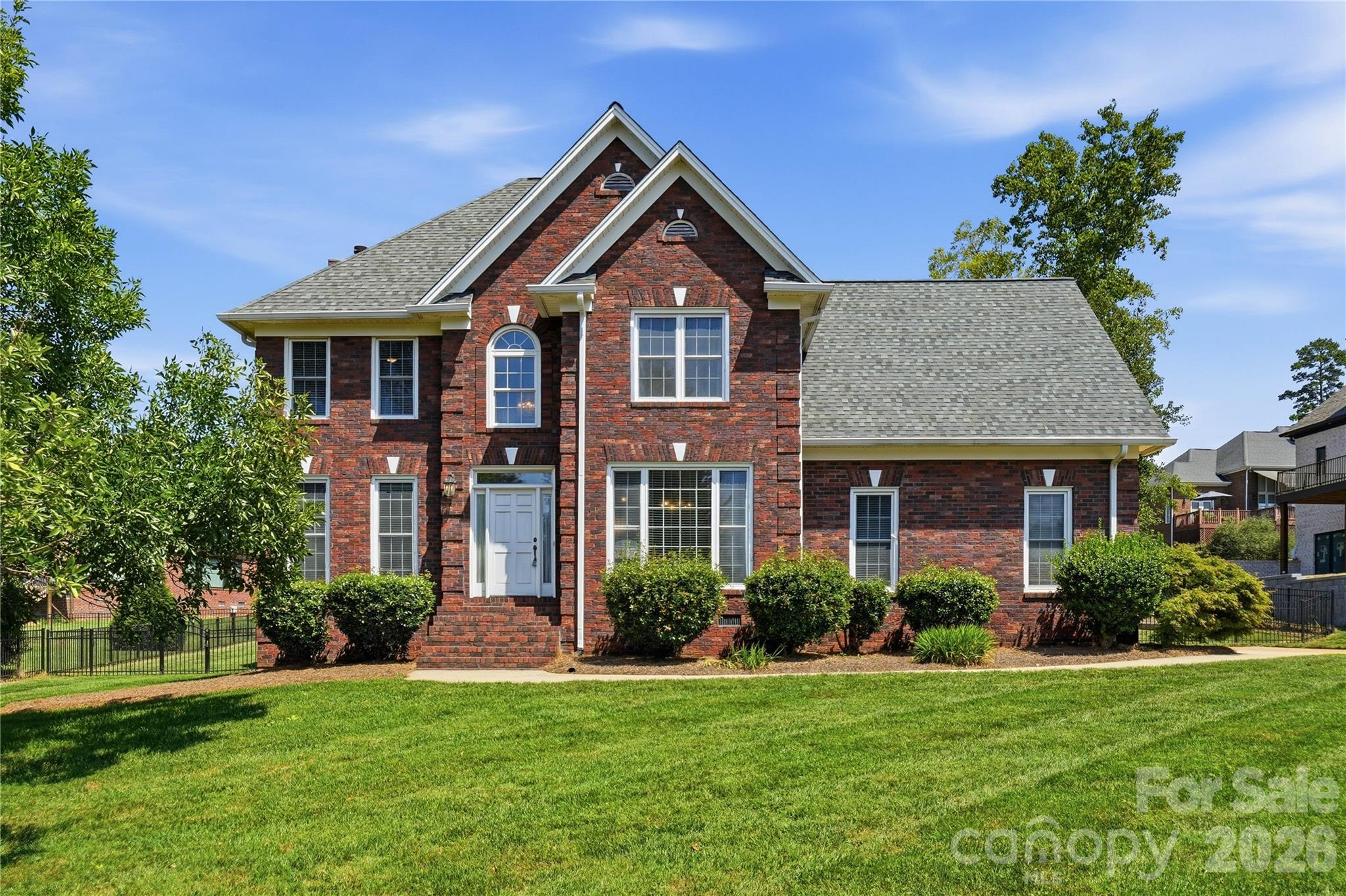 182 E Tattersall Drive Property Photo 1