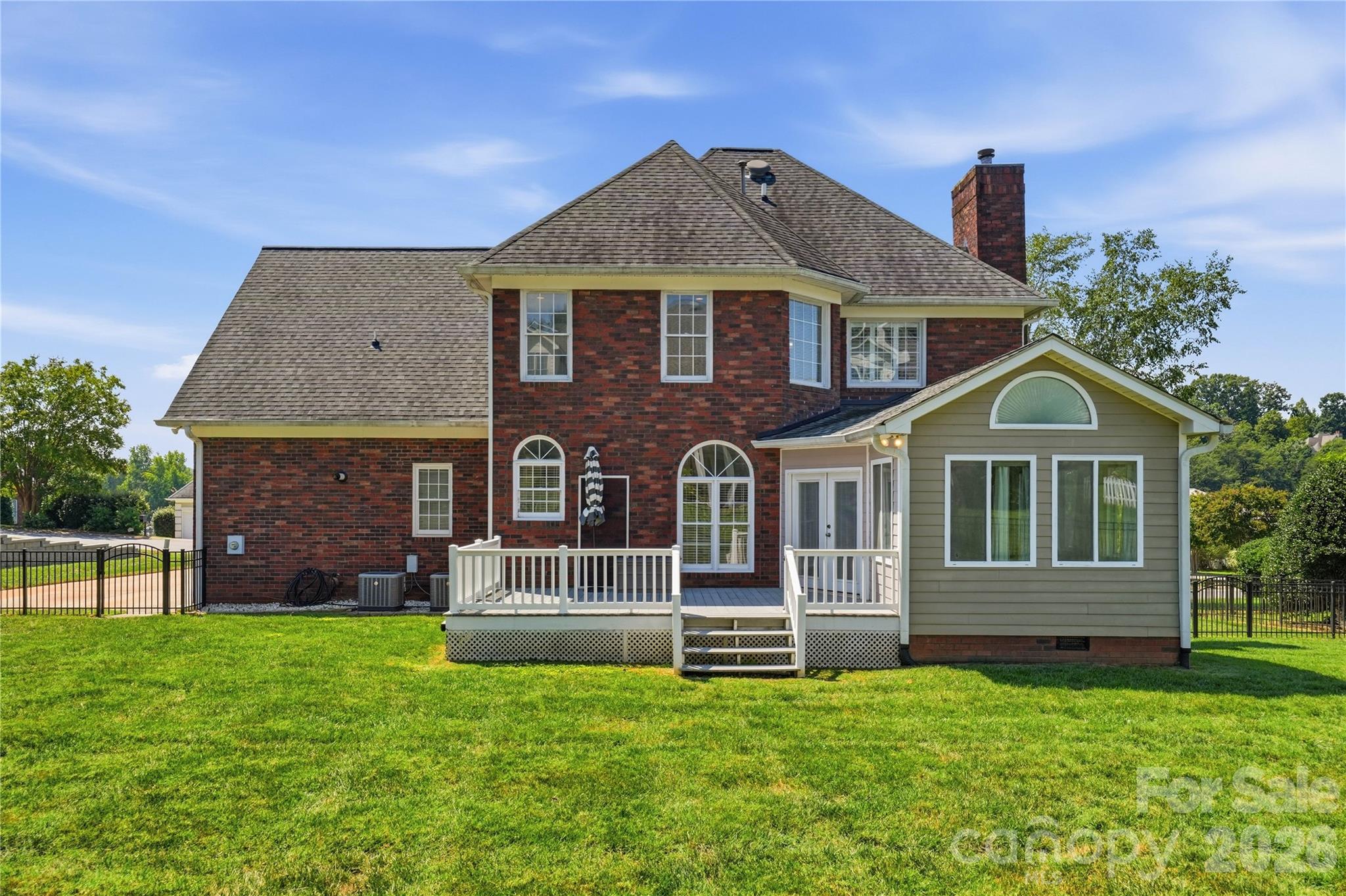 182 E Tattersall Drive Property Photo 4