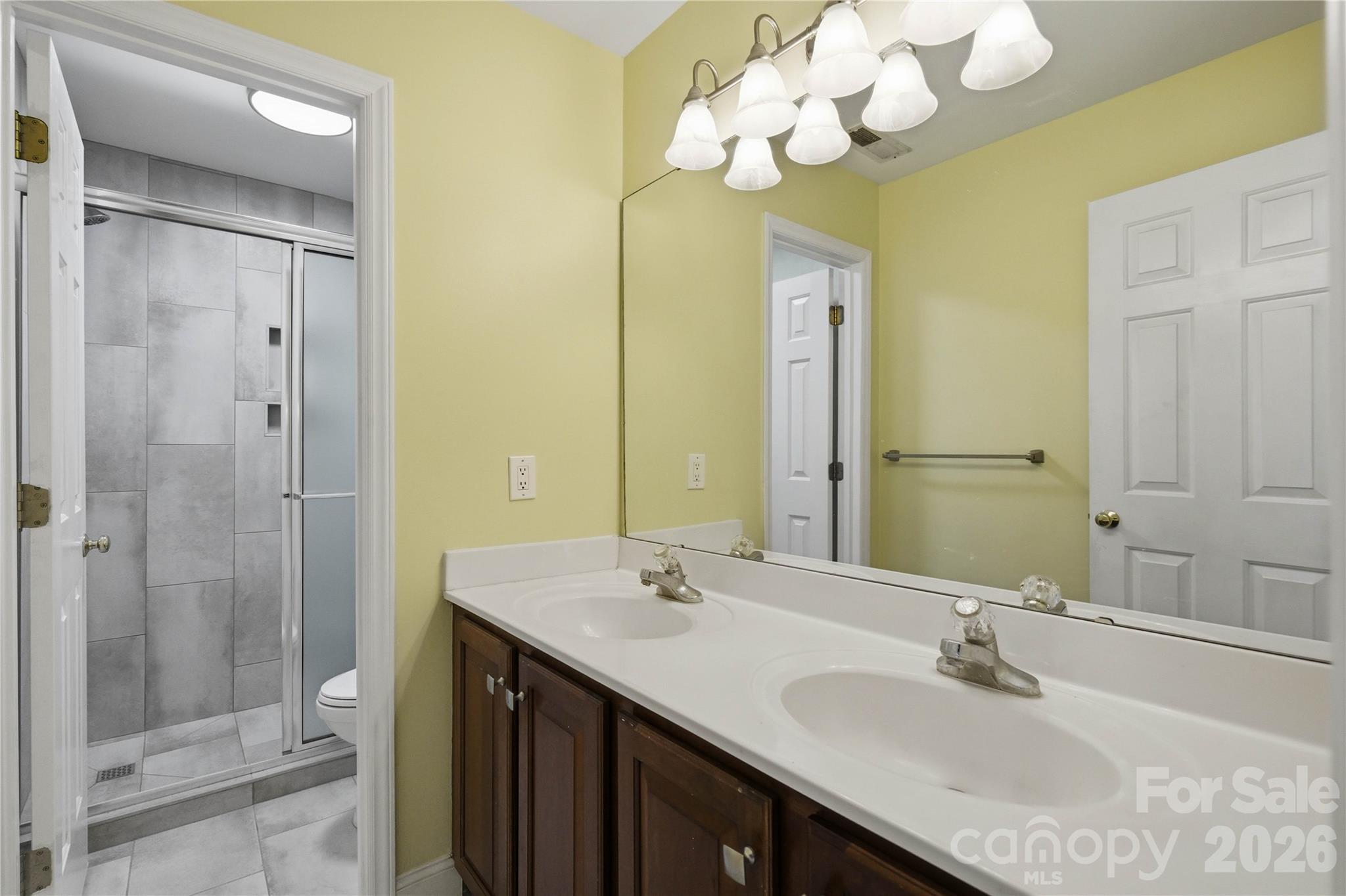 182 E Tattersall Drive Property Photo 31
