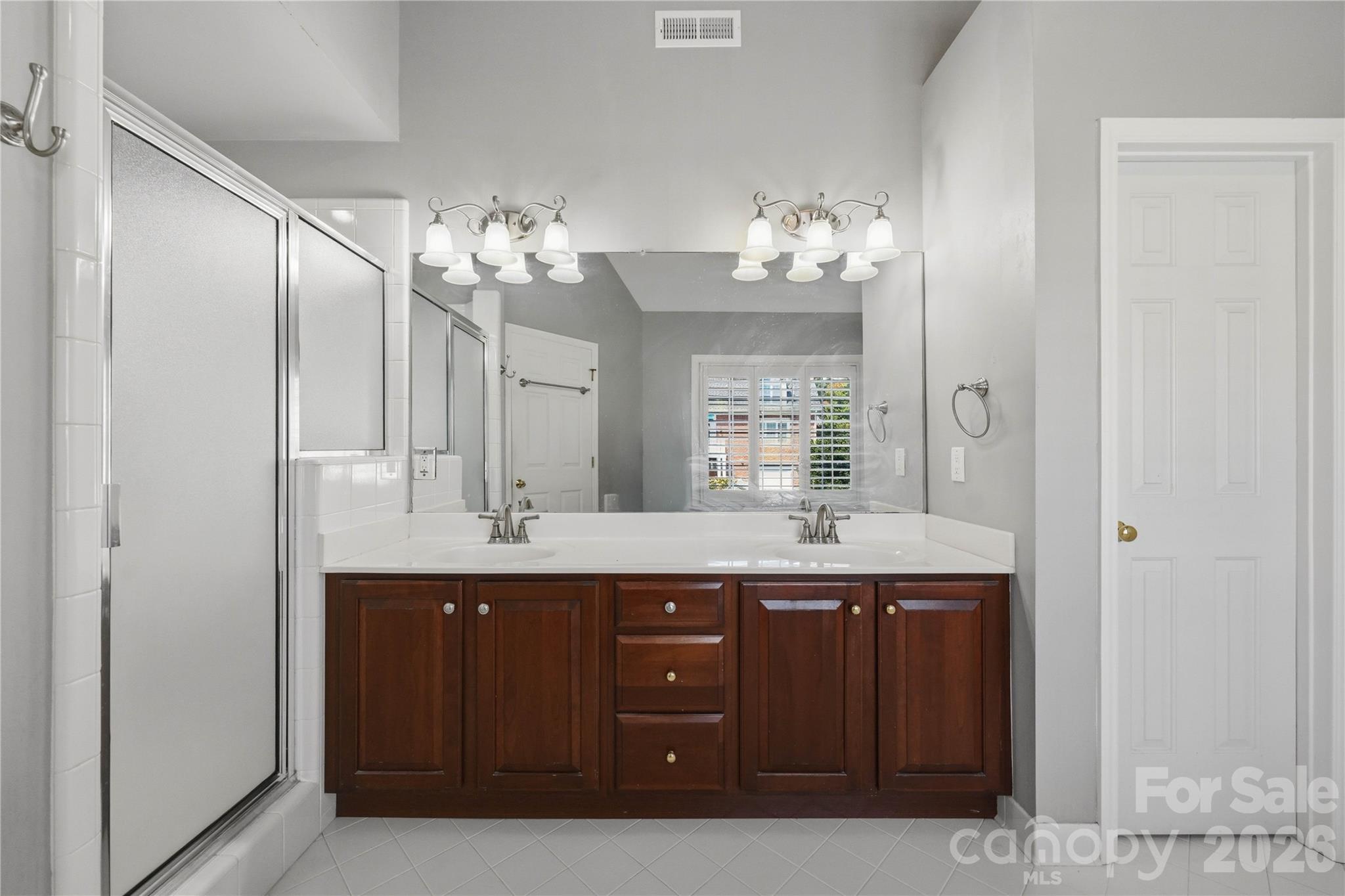 182 E Tattersall Drive Property Photo 36