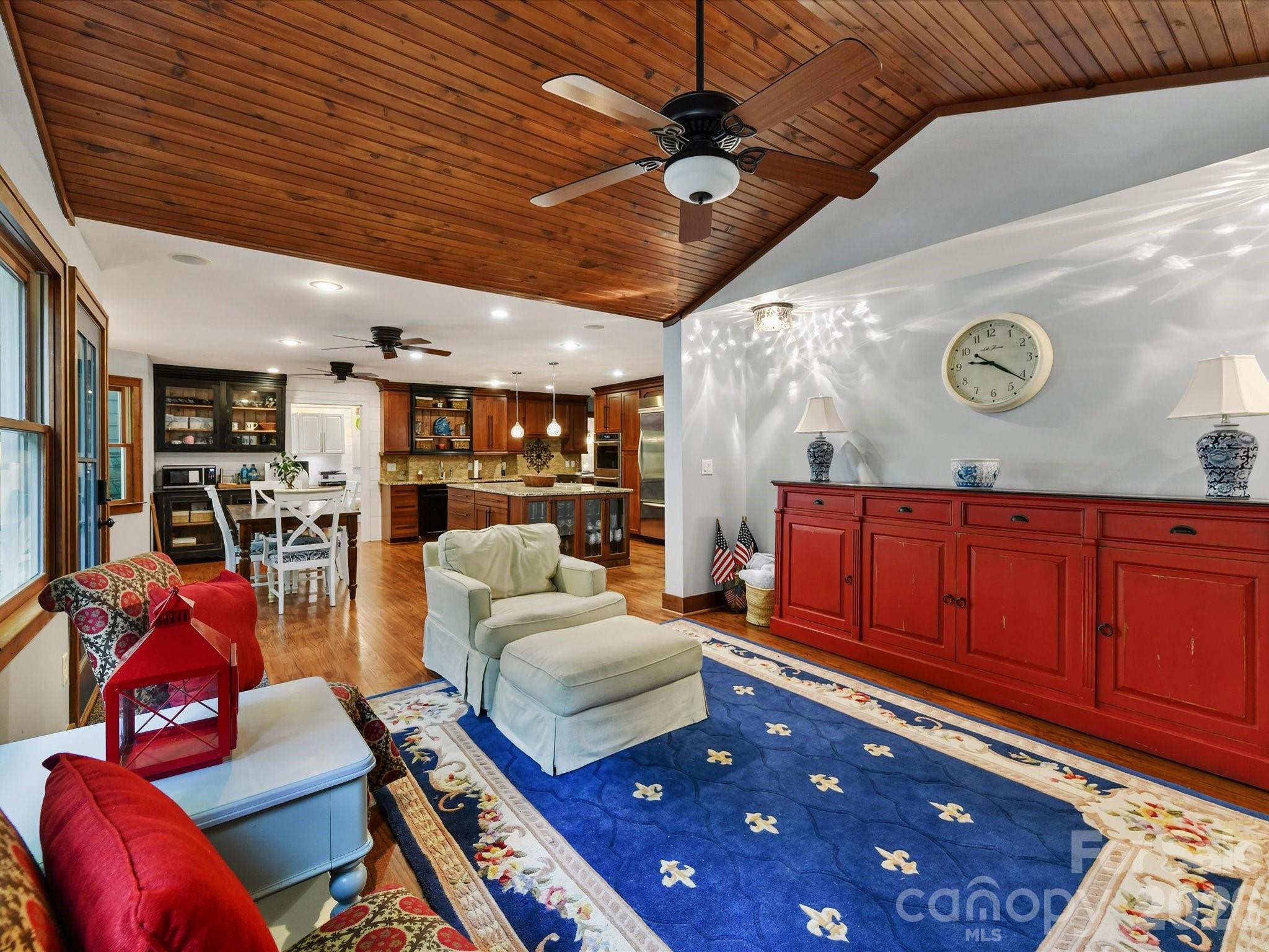 4514 Pendock Court Property Photo 24