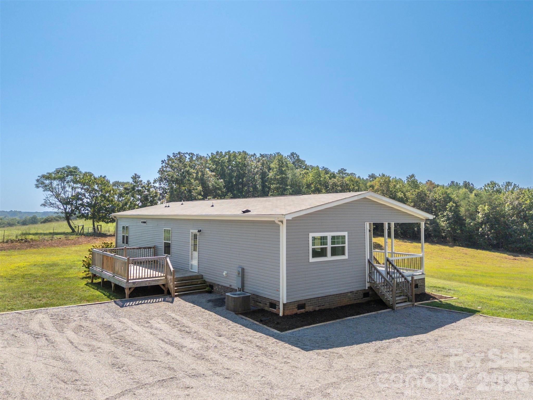 161 Willow Way Property Photo 3