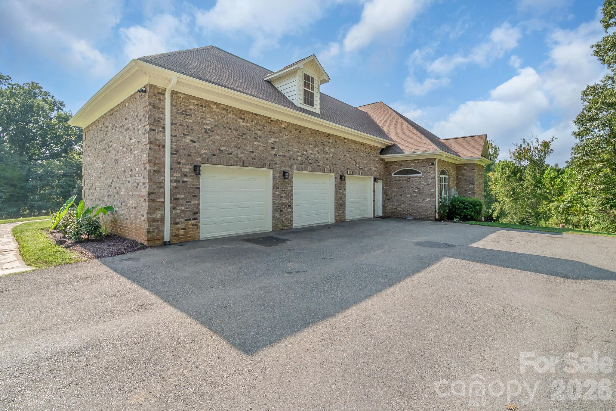 4023 Prosperity Way Property Photo 3