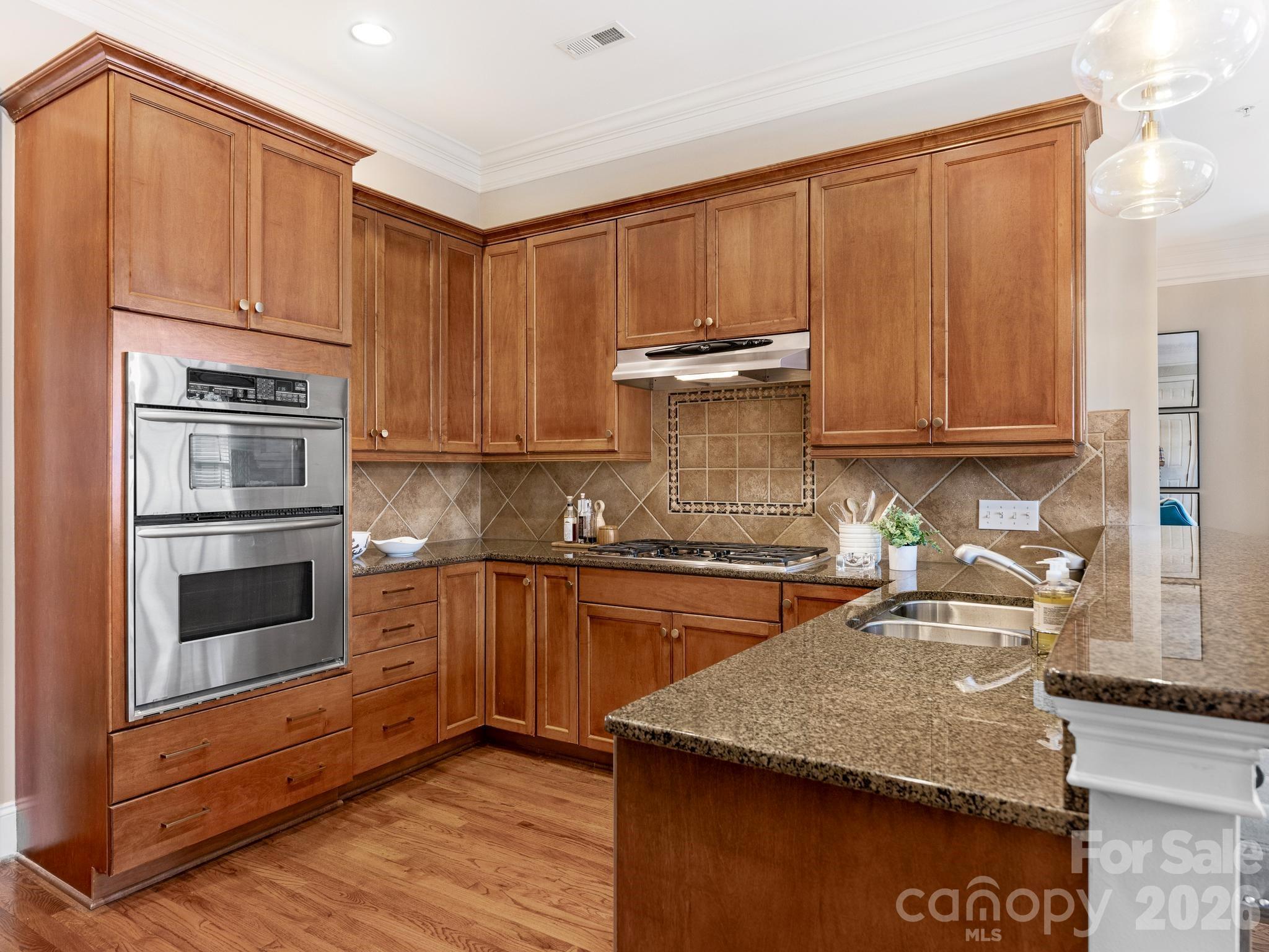 2808 Gablestone Way Property Photo 11