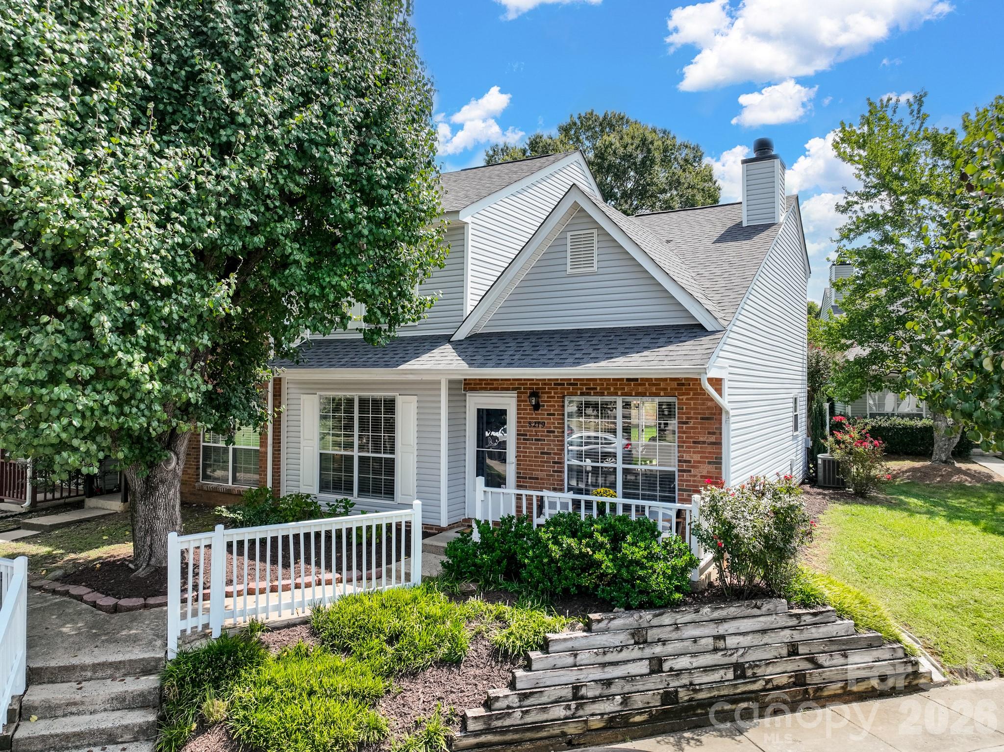 8219 Golf Ridge Drive Property Photo 1