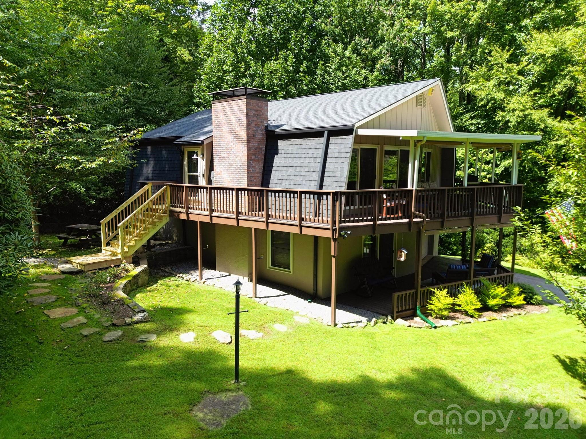 477 Locust Drive Property Photo 1