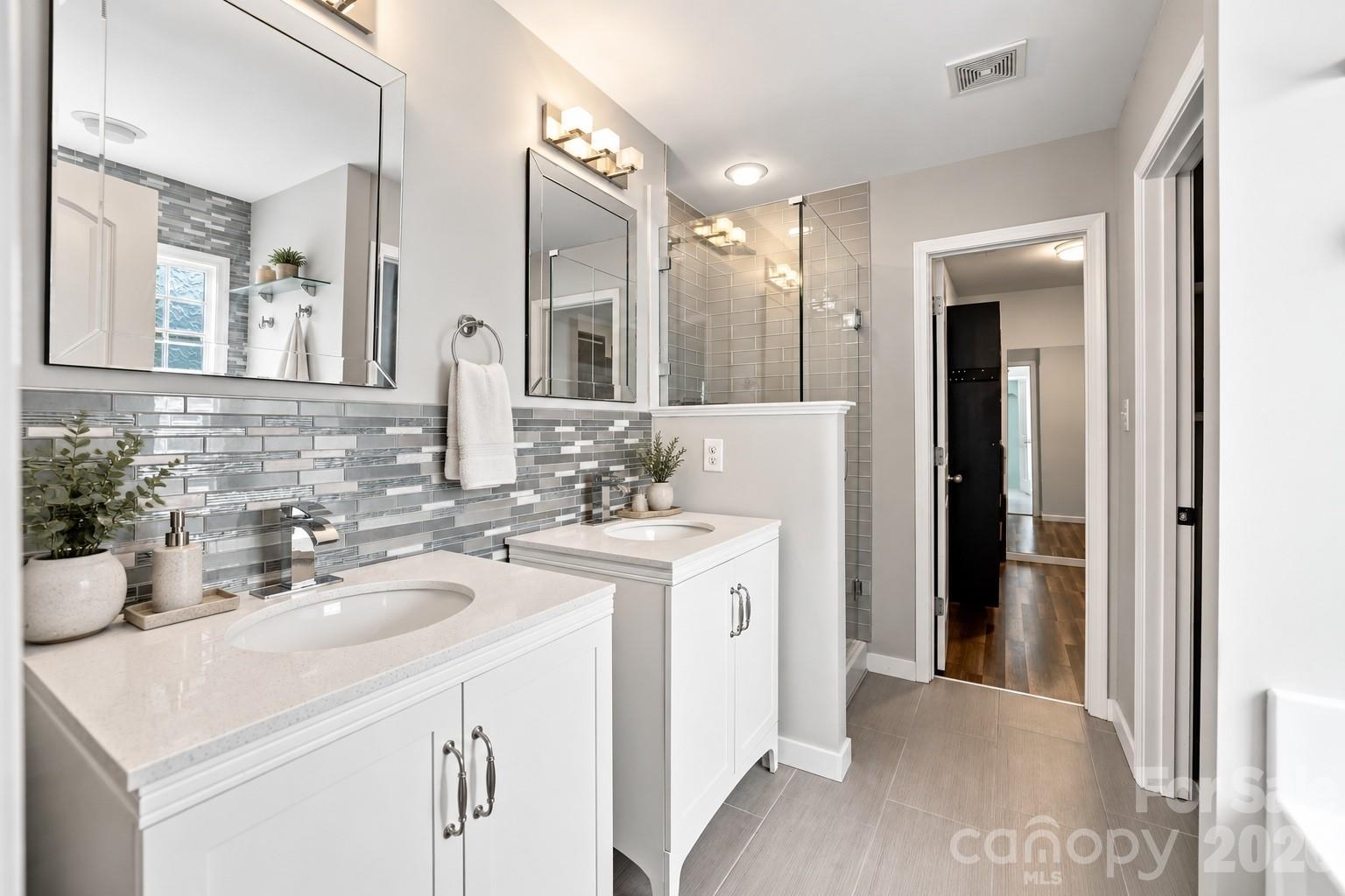 14902 Brotherly Lane Property Photo 28