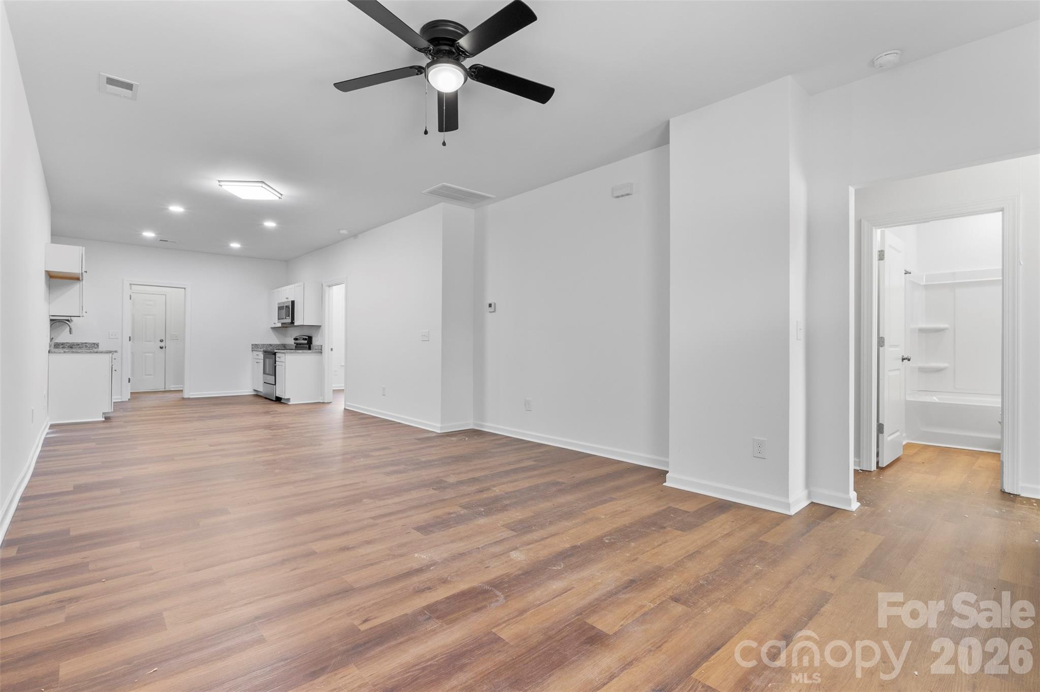 921 & 927 Prescott Road Property Photo 4