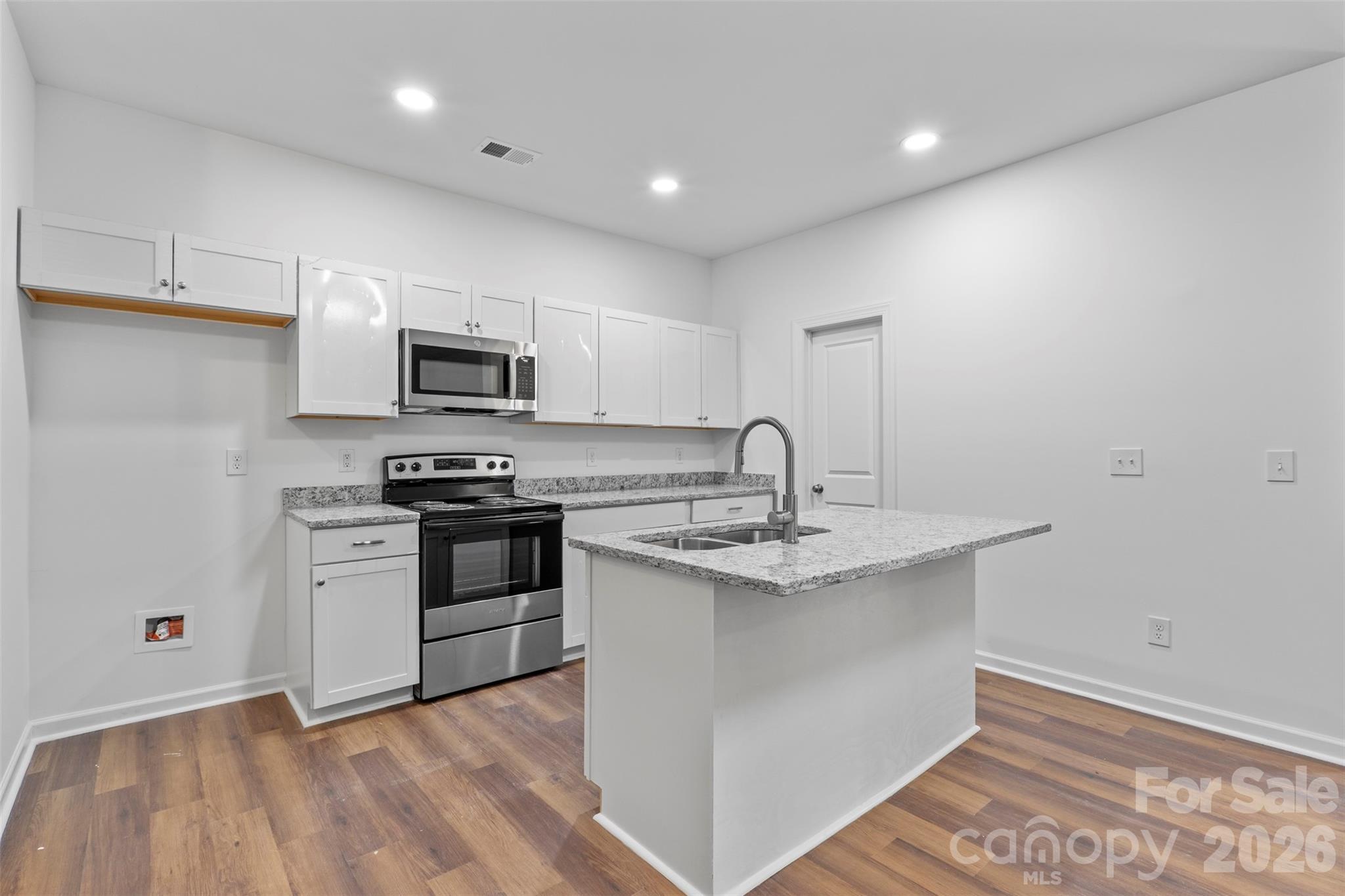 921 & 927 Prescott Road Property Photo 16