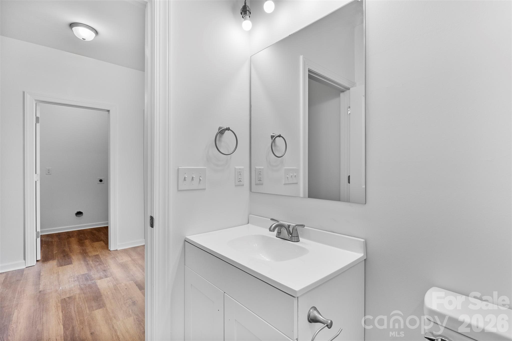 921 & 927 Prescott Road Property Photo 27