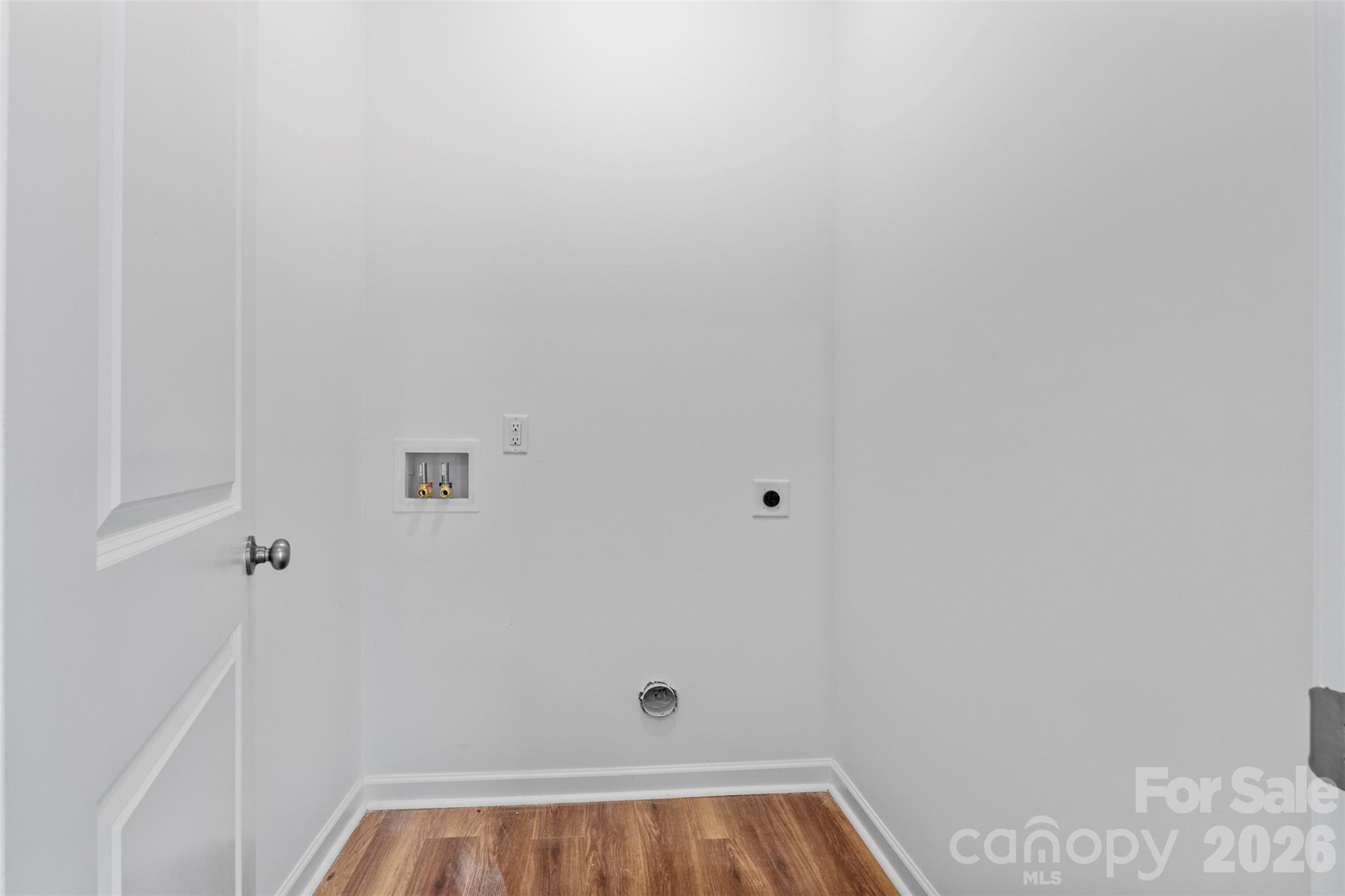 921 & 927 Prescott Road Property Photo 28