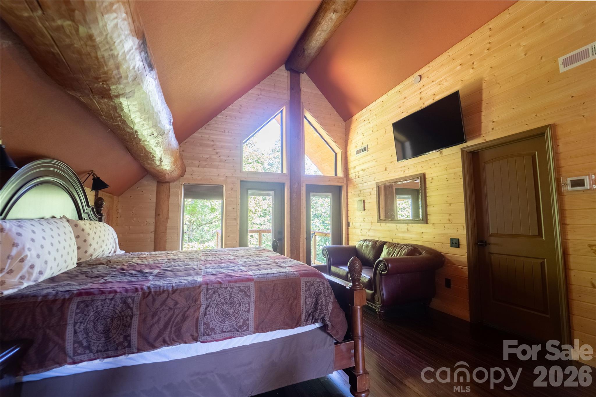 142 W Southwood Drive Property Photo 16