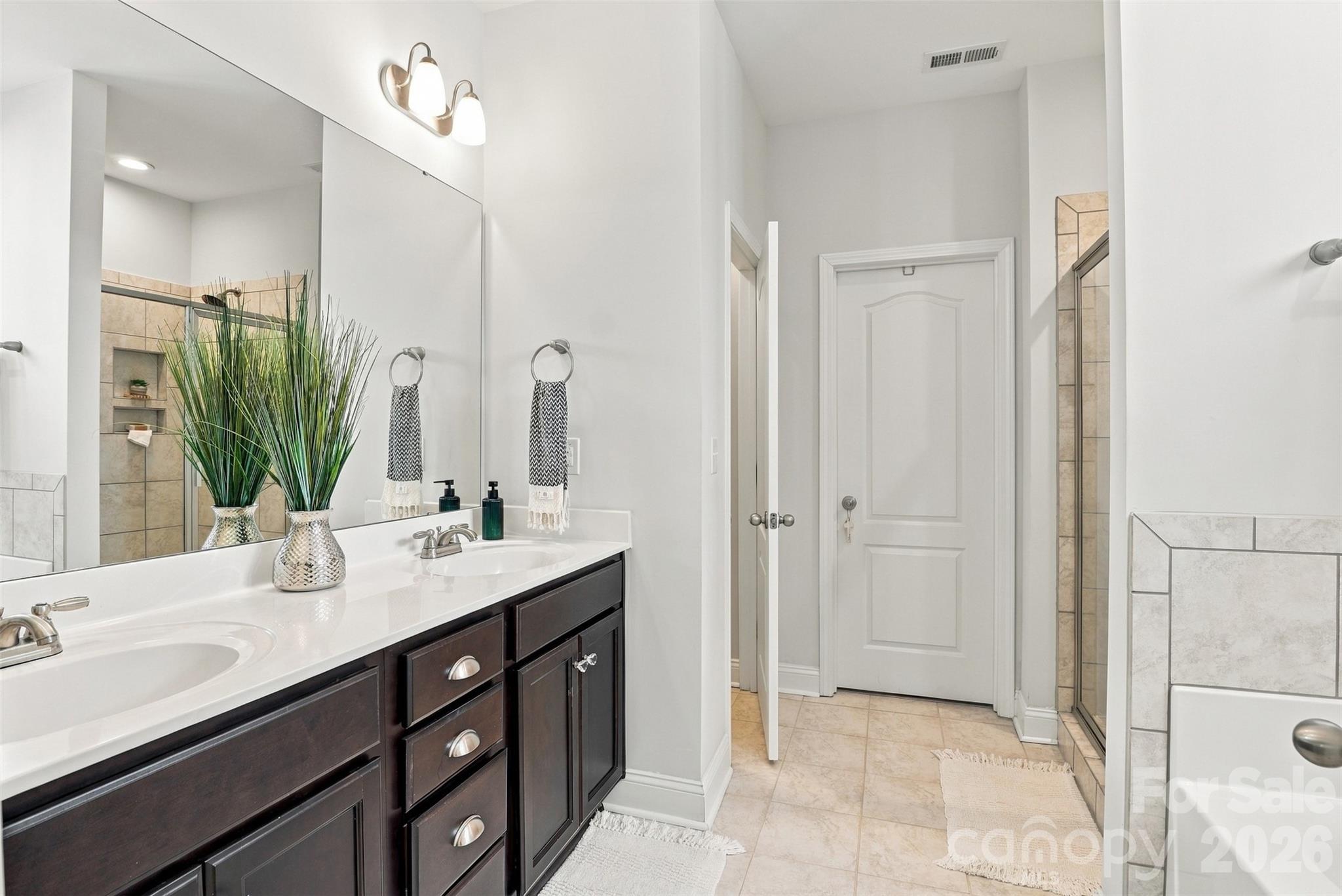628 Heron View Drive Property Photo 17