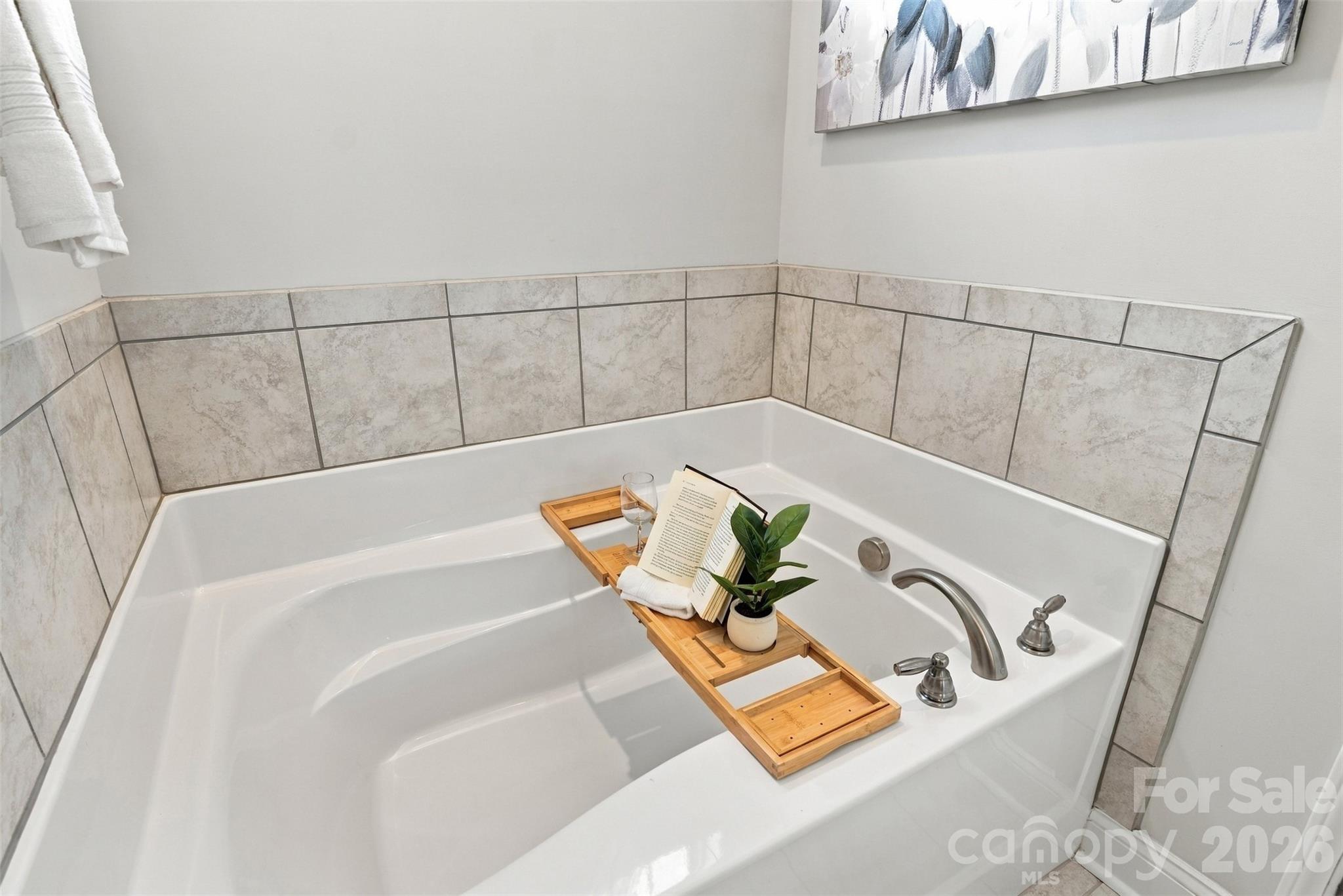 628 Heron View Drive Property Photo 19