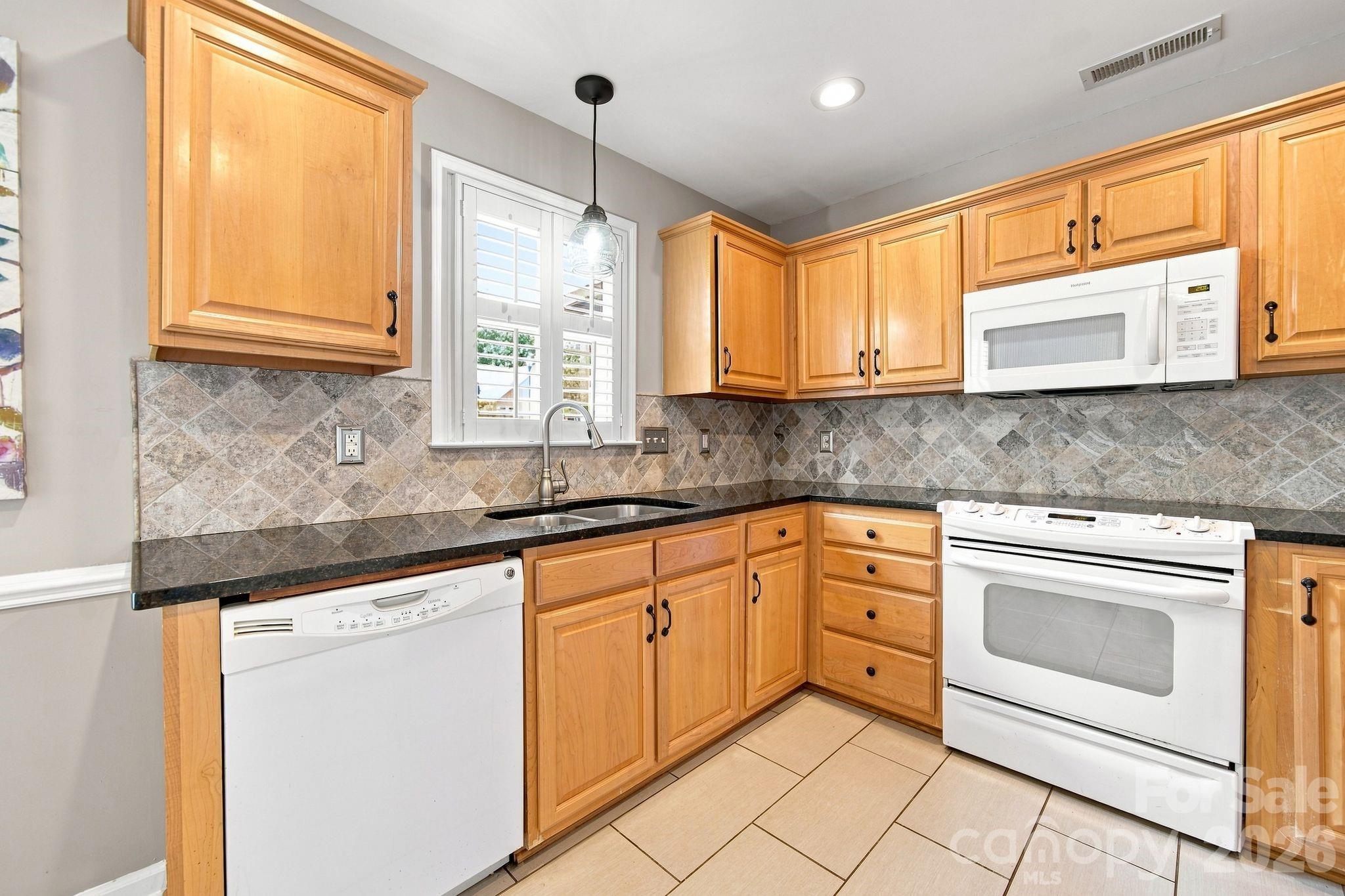 167 Sea Island Boulevard Property Photo 14