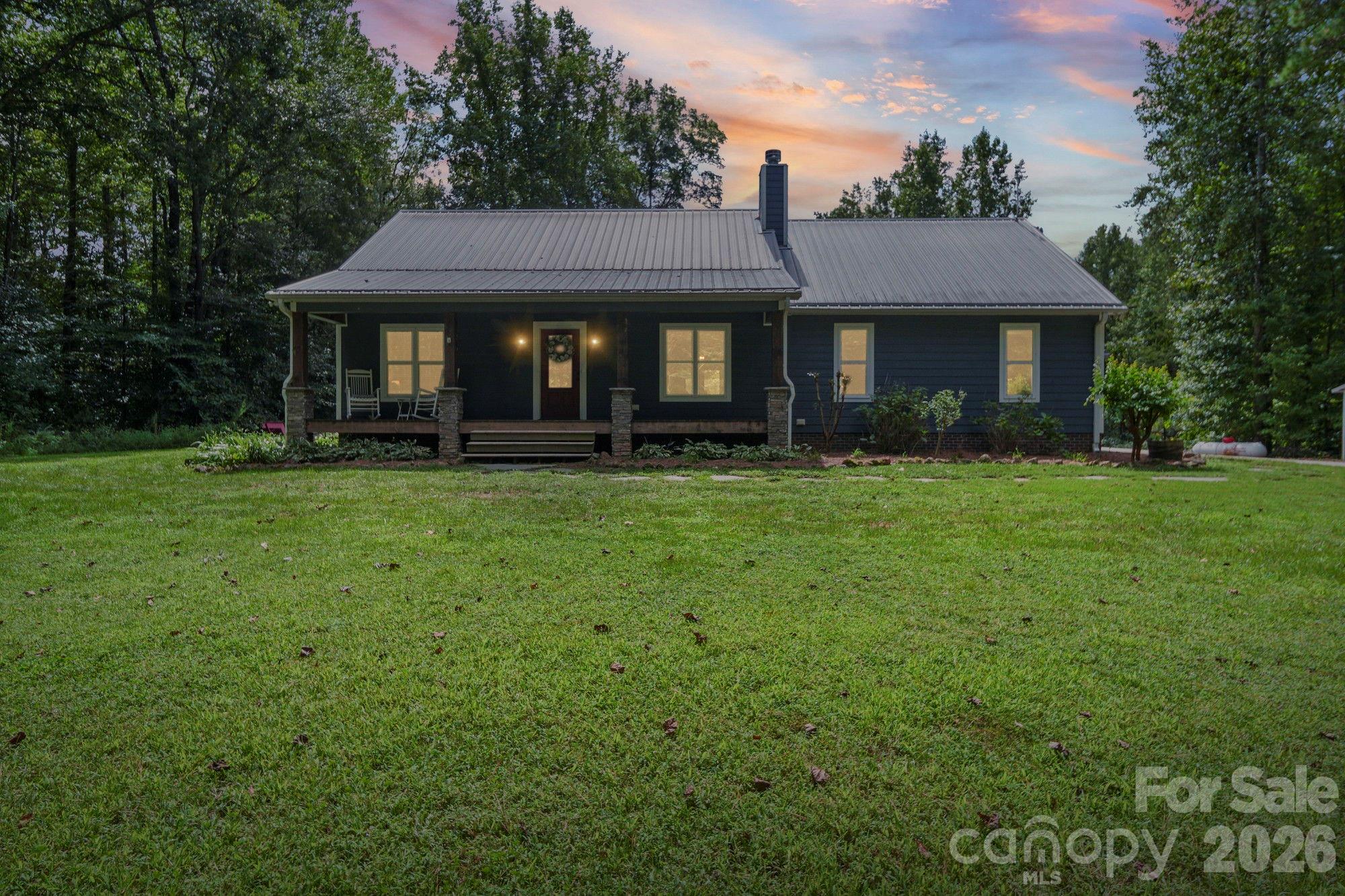 635 Rhododendron Drive Property Photo 1