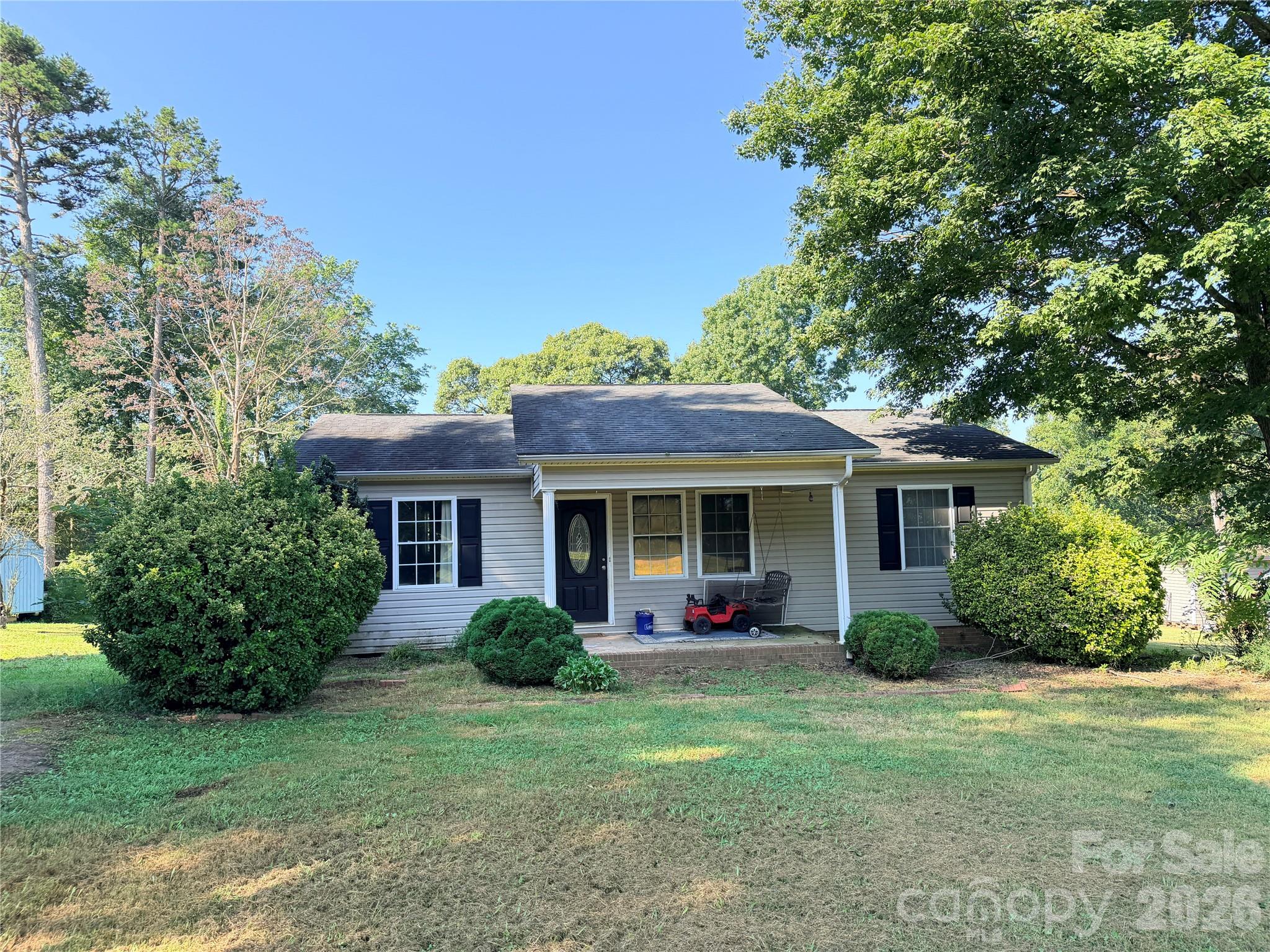 2184 Lynn Mountain Road Property Photo 1